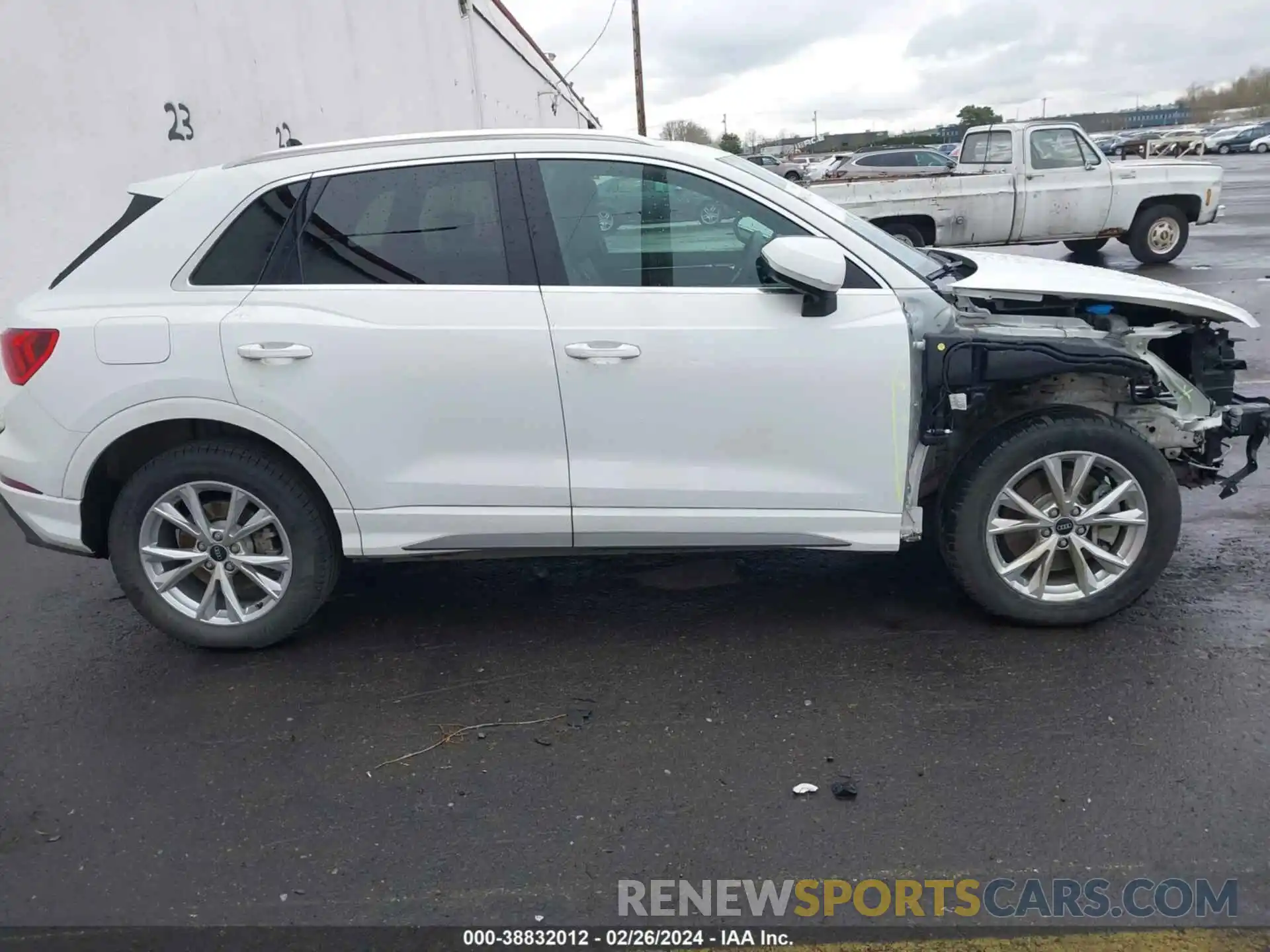 14 Photograph of a damaged car WA1DECF39P1050108 AUDI Q3 2023