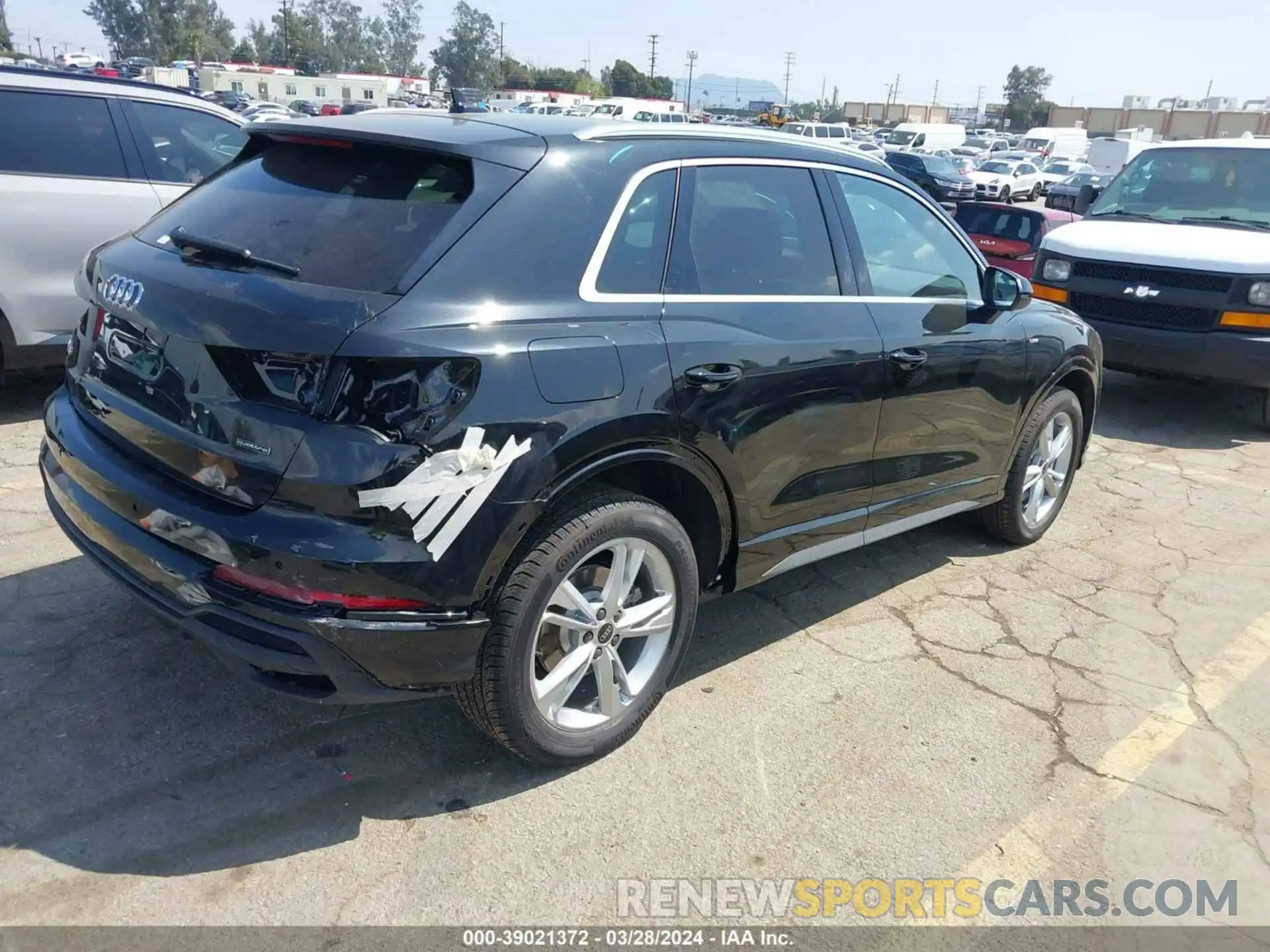 4 Photograph of a damaged car WA1DECF31R1023469 AUDI Q3 2024