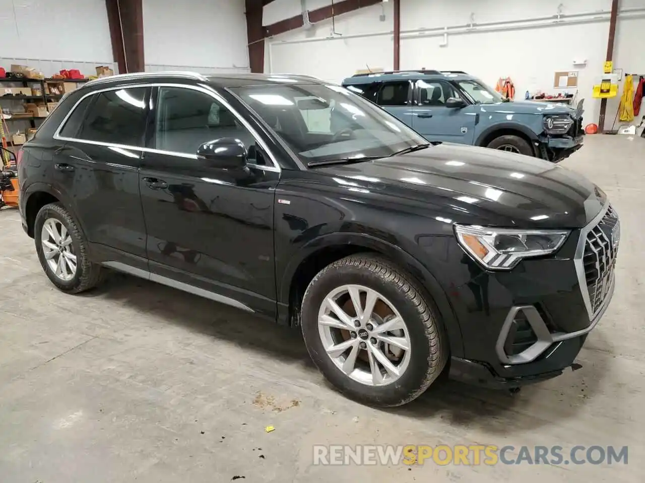 4 Photograph of a damaged car WA1DECF31R1033659 AUDI Q3 2024