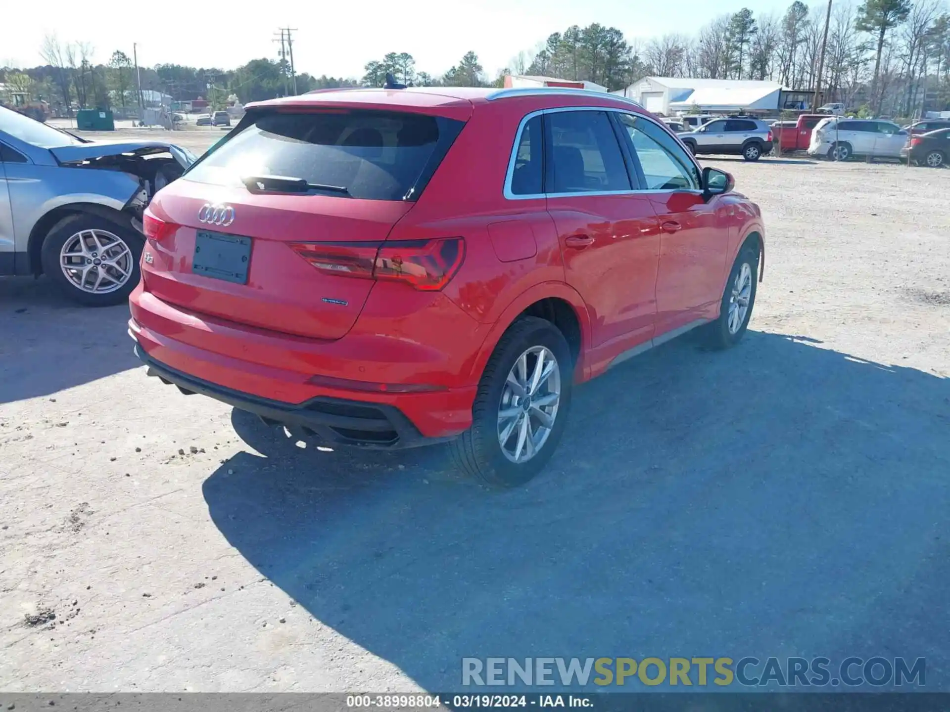 4 Photograph of a damaged car WA1DECF31R1082814 AUDI Q3 2024