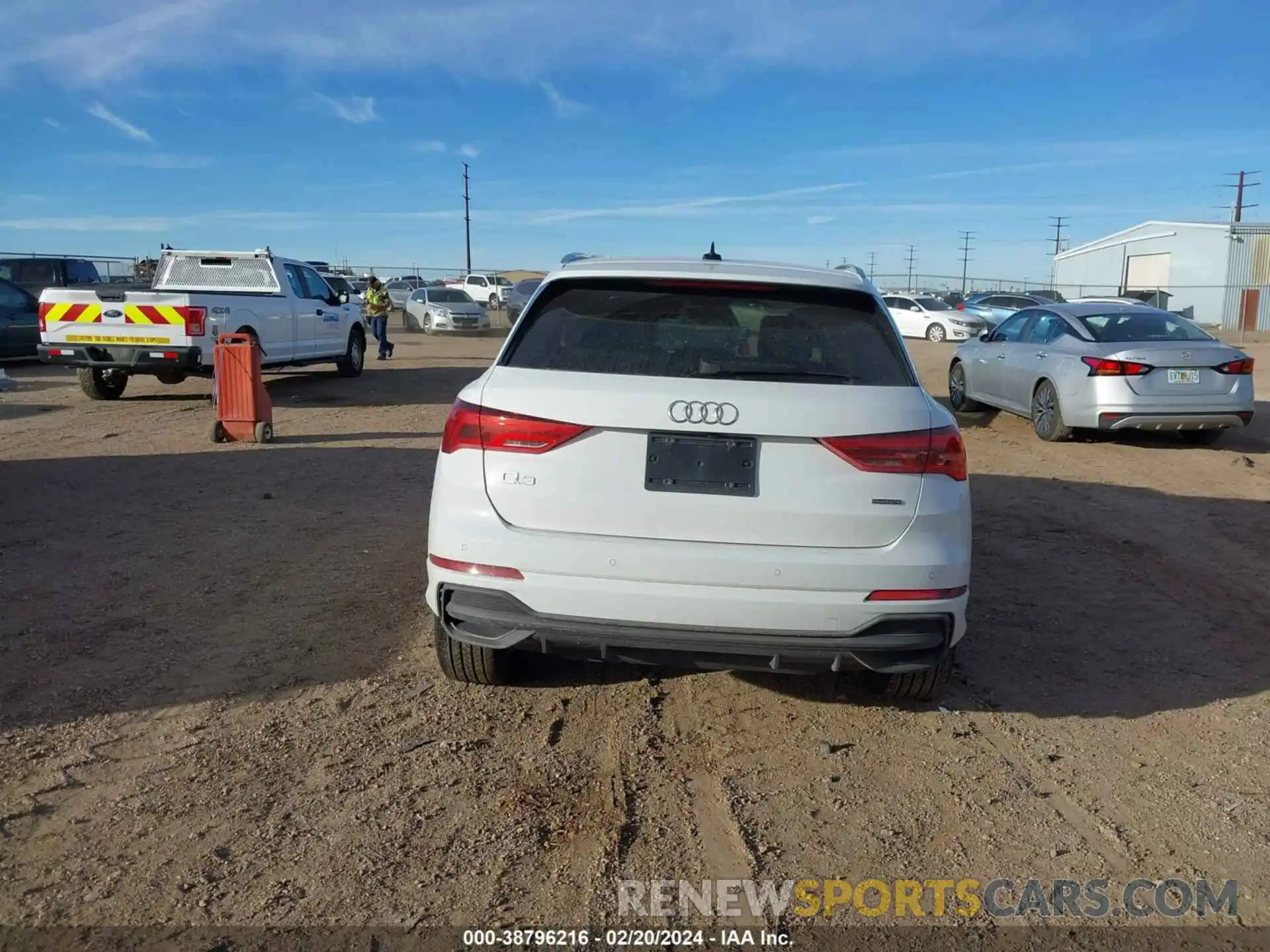 17 Photograph of a damaged car WA1DECF34R1053372 AUDI Q3 2024