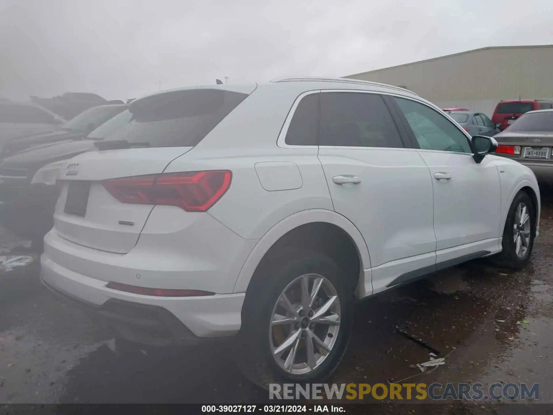 4 Photograph of a damaged car WA1DECF36R1034189 AUDI Q3 2024