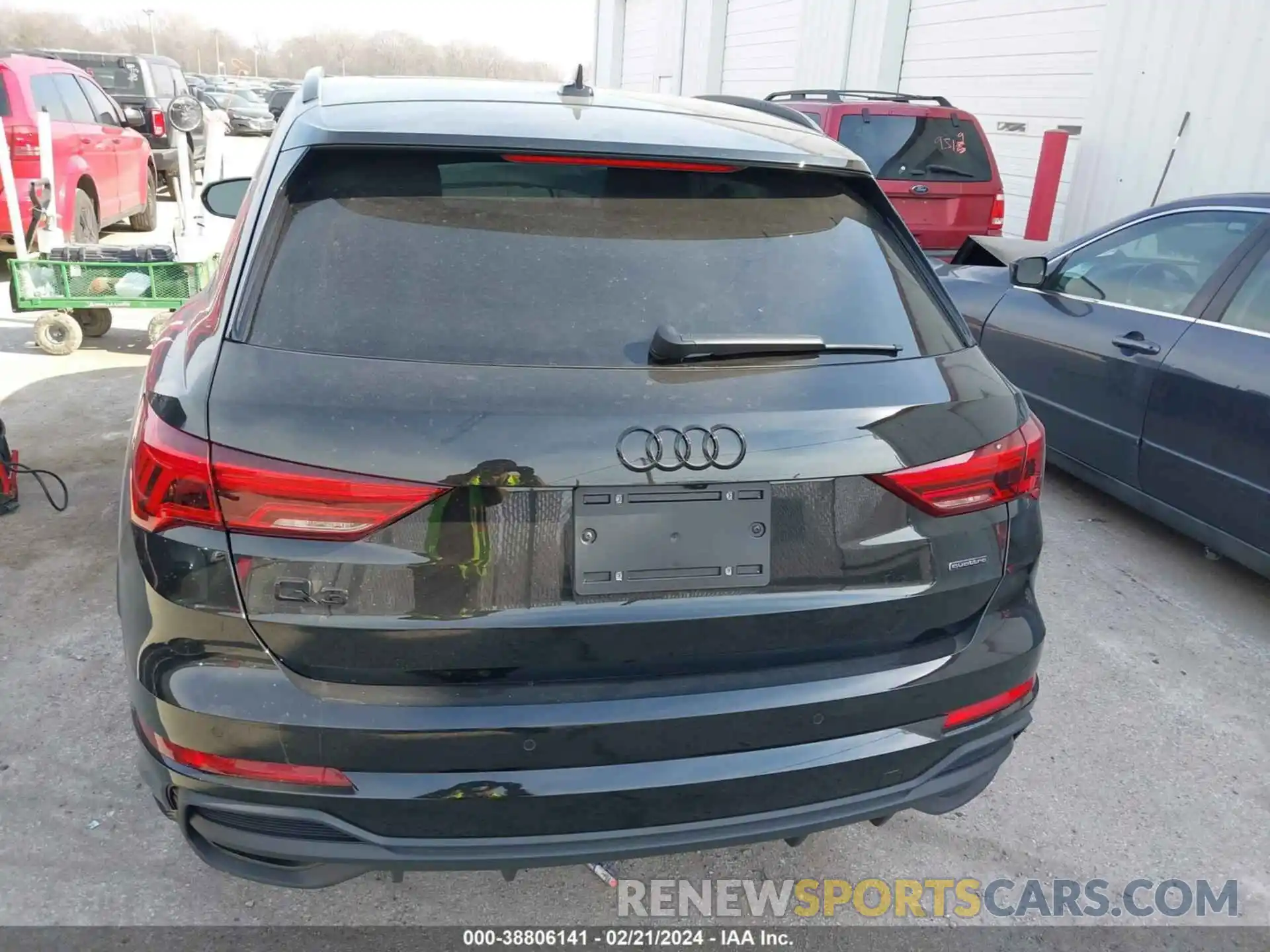 16 Photograph of a damaged car WA1EECF33R1026183 AUDI Q3 2024