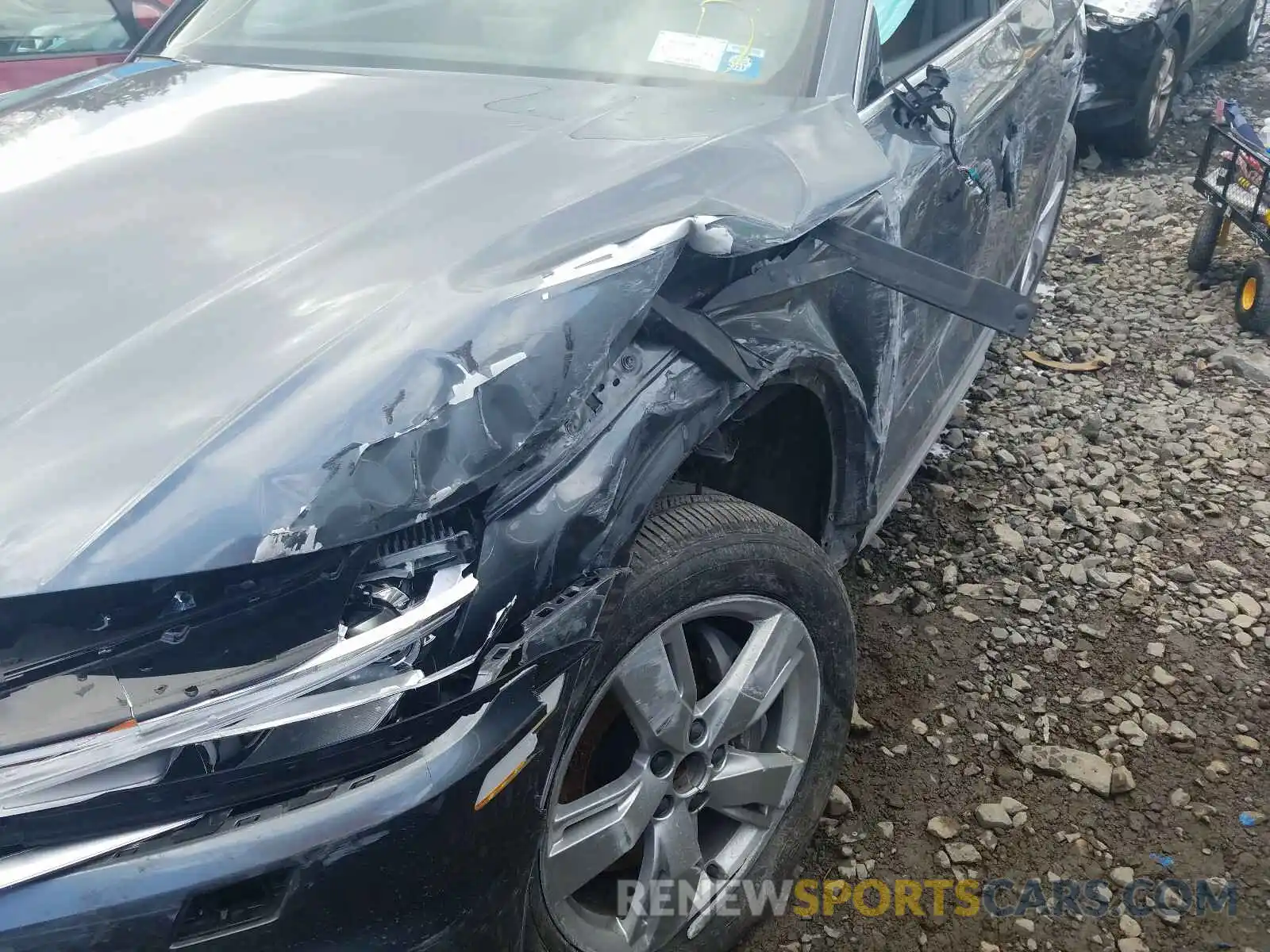 9 Фотография поврежденного автомобиля WA1ANAFY0K2034465 AUDI Q5 2019