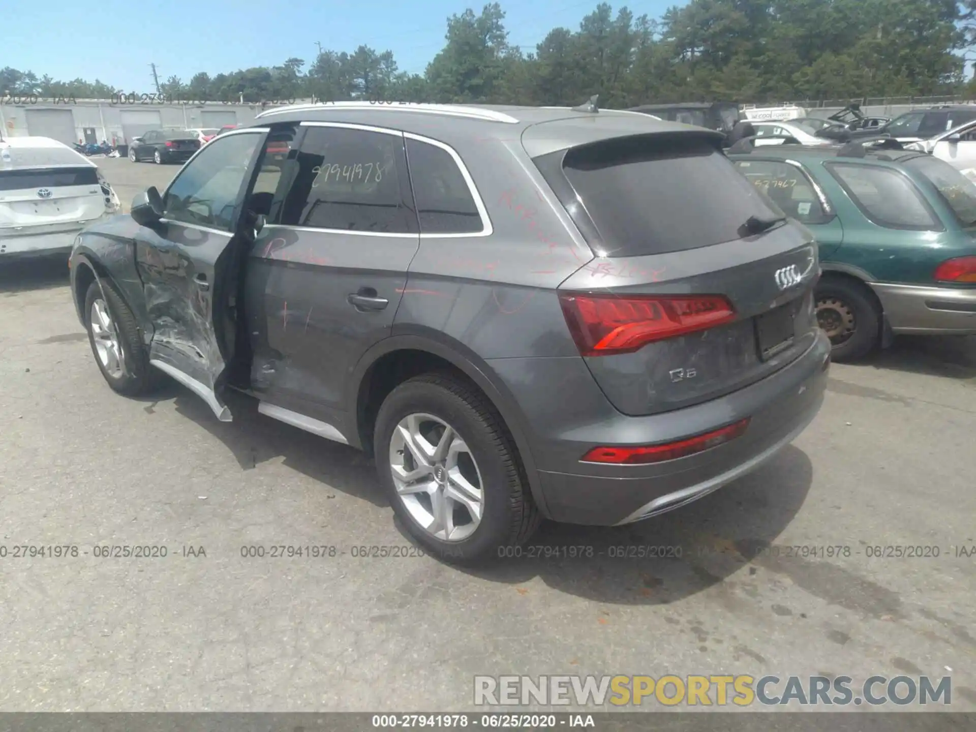 3 Photograph of a damaged car WA1ANAFY0K2052867 AUDI Q5 2019