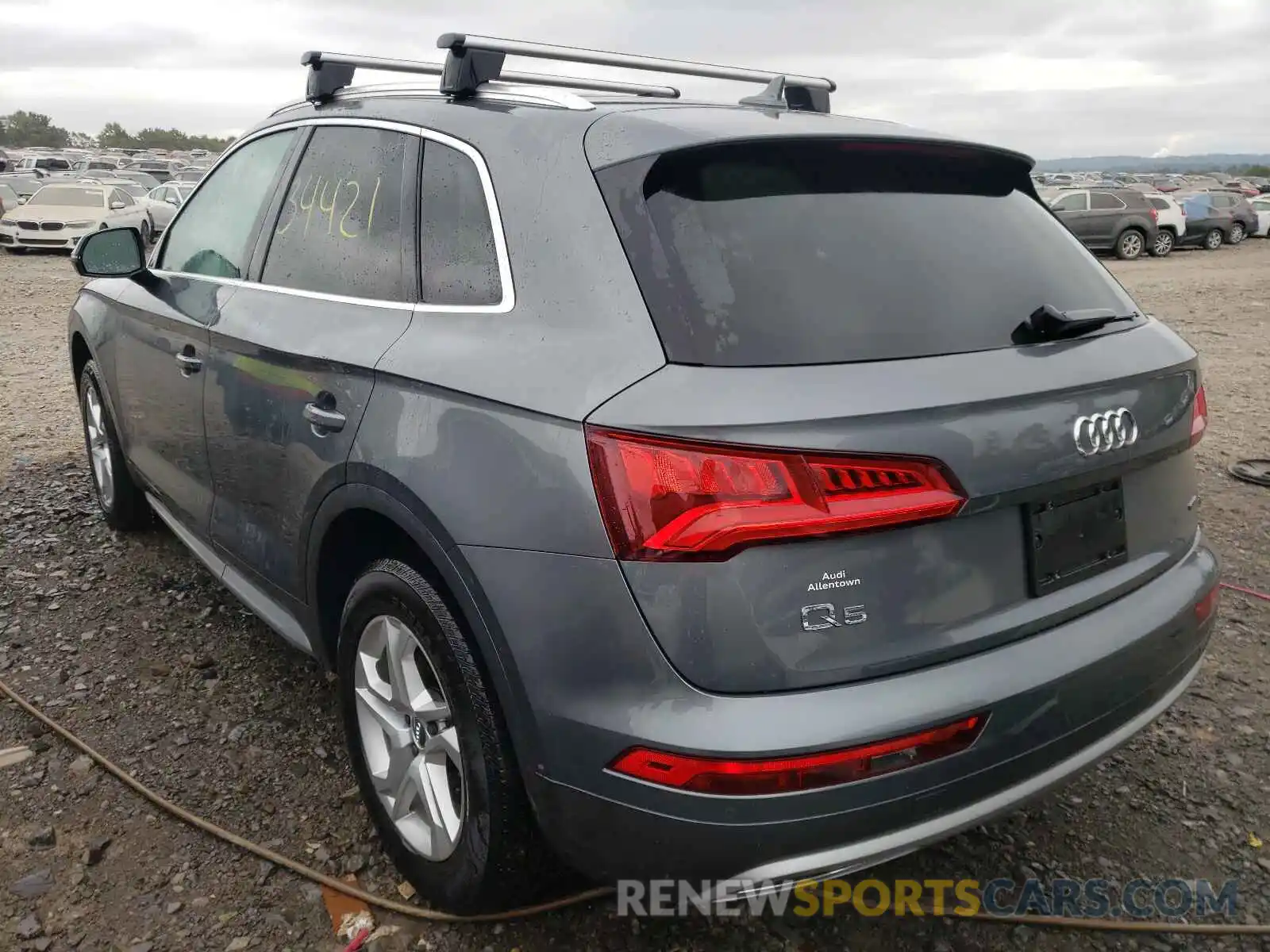 3 Фотография поврежденного автомобиля WA1ANAFY0K2053579 AUDI Q5 2019