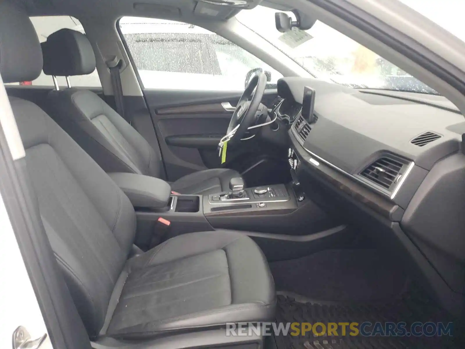 5 Photograph of a damaged car WA1ANAFY0K2074898 AUDI Q5 2019