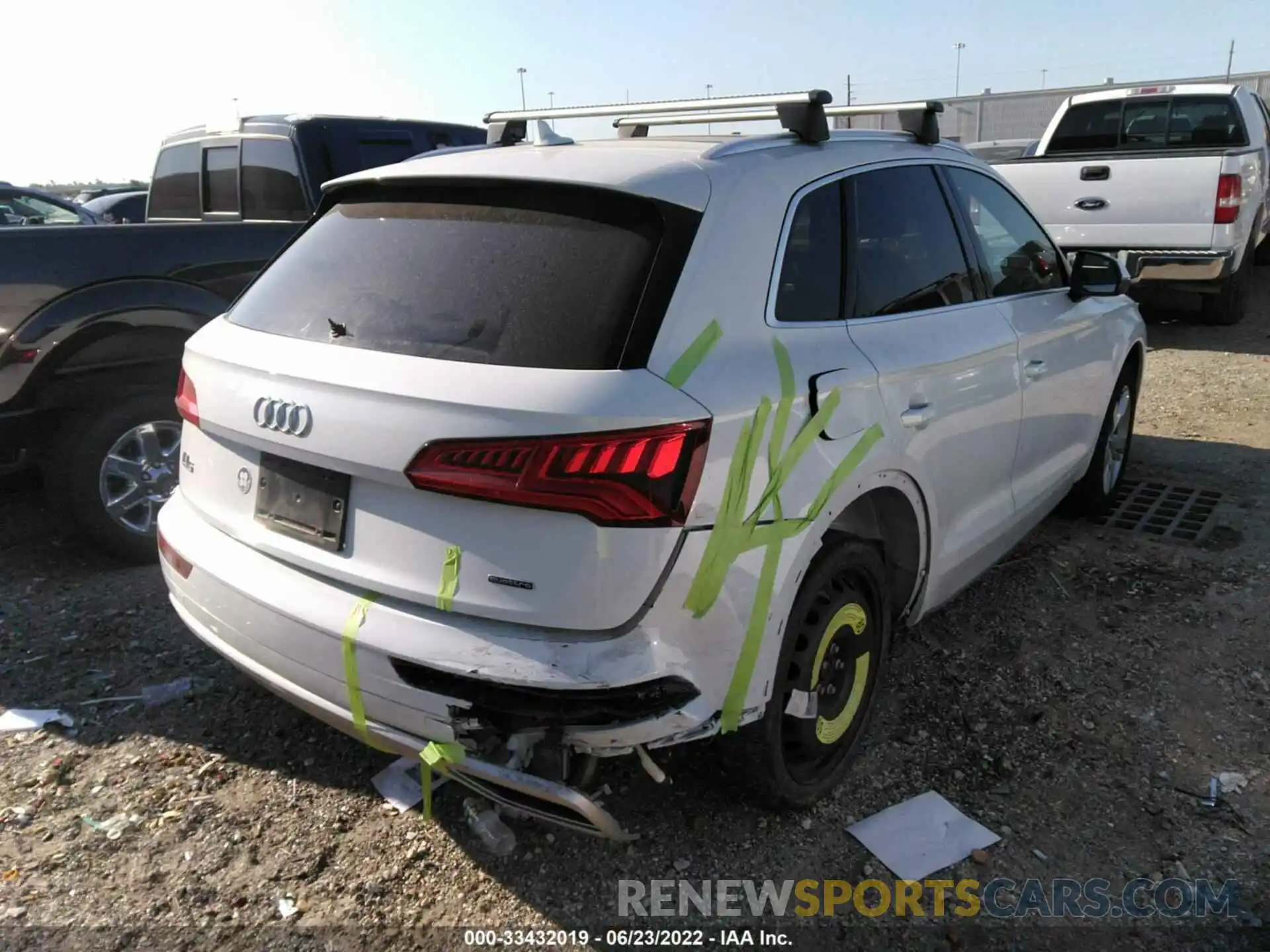 4 Photograph of a damaged car WA1ANAFY0K2086467 AUDI Q5 2019