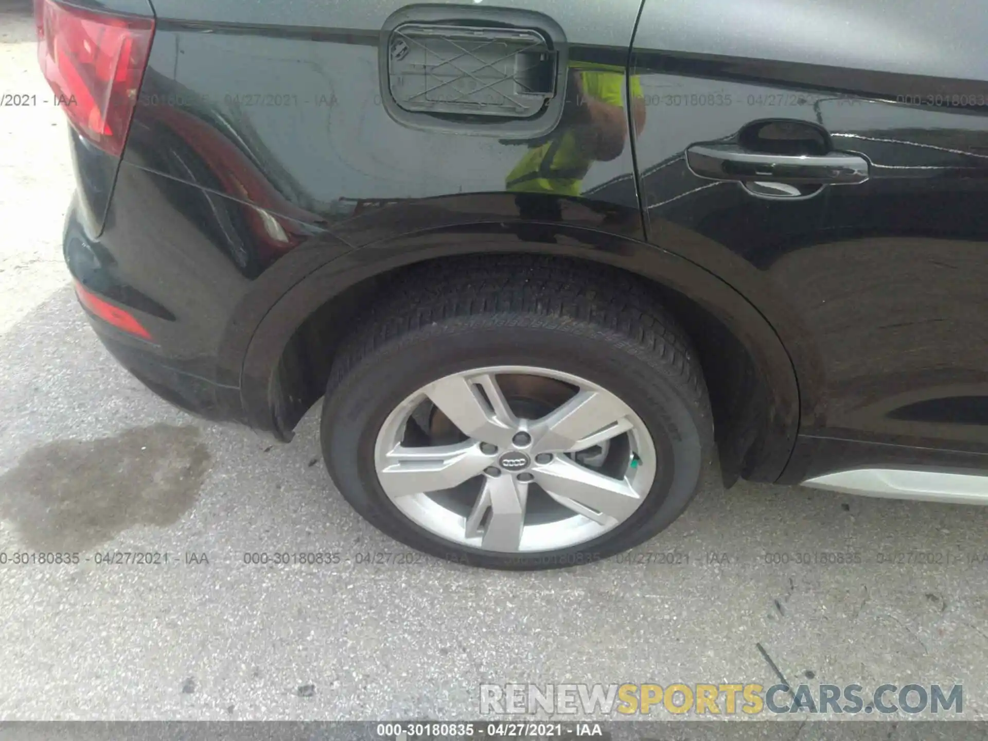 6 Photograph of a damaged car WA1ANAFY0K2086999 AUDI Q5 2019