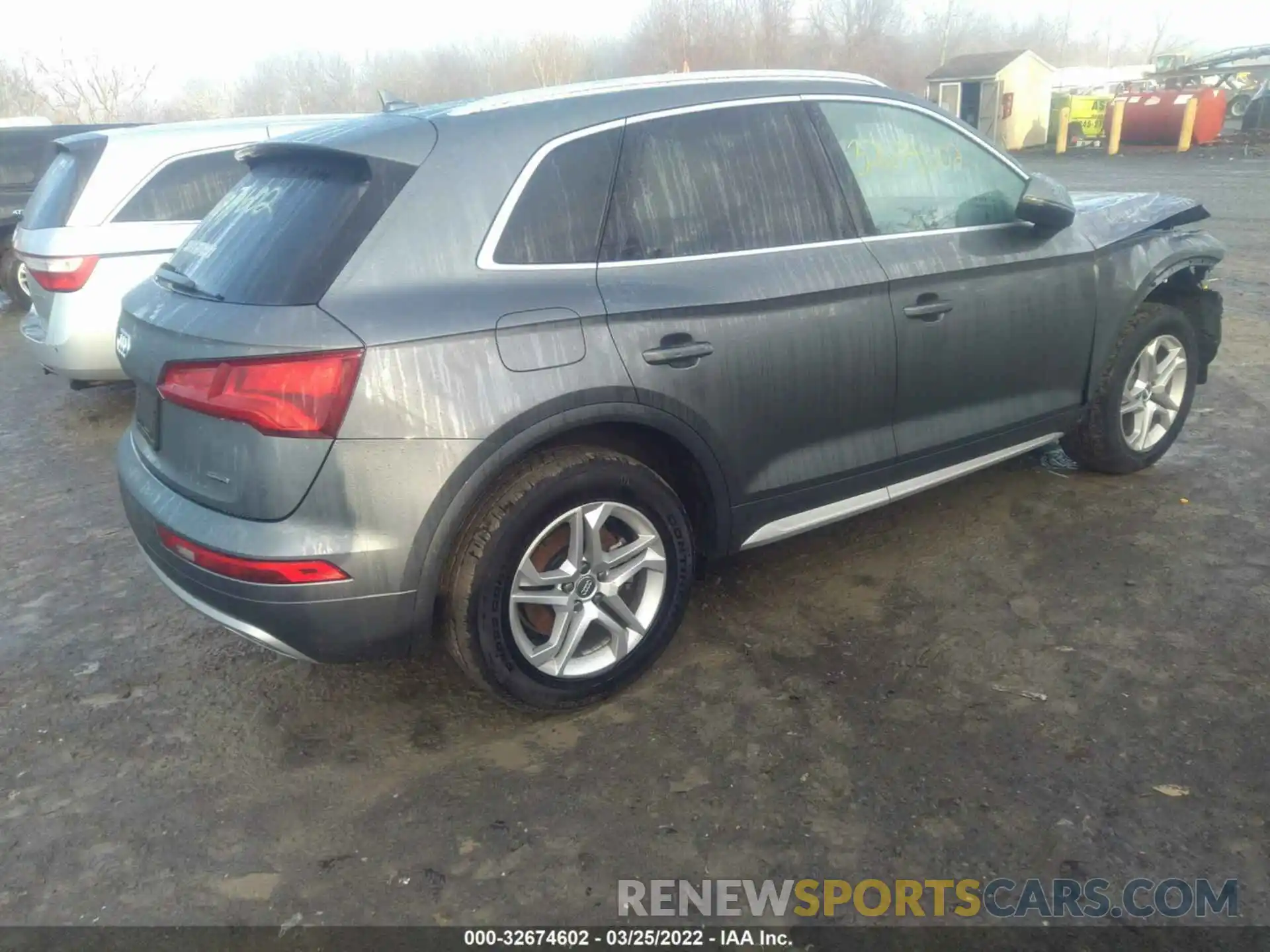 4 Photograph of a damaged car WA1ANAFY0K2137711 AUDI Q5 2019