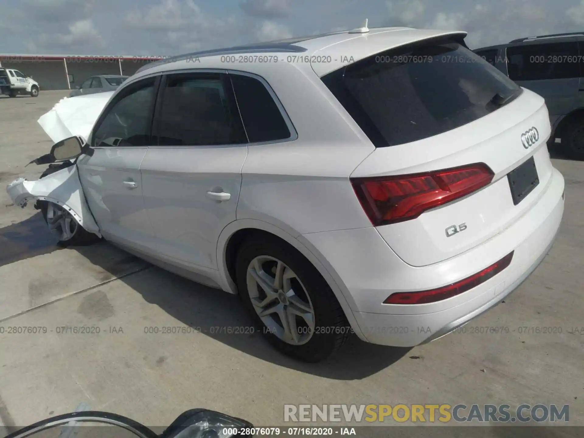 3 Фотография поврежденного автомобиля WA1ANAFY1K2047936 AUDI Q5 2019