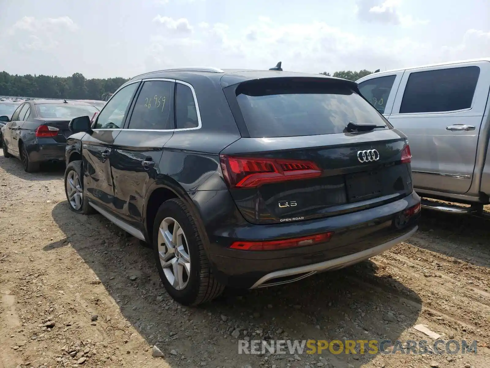 3 Фотография поврежденного автомобиля WA1ANAFY1K2052571 AUDI Q5 2019