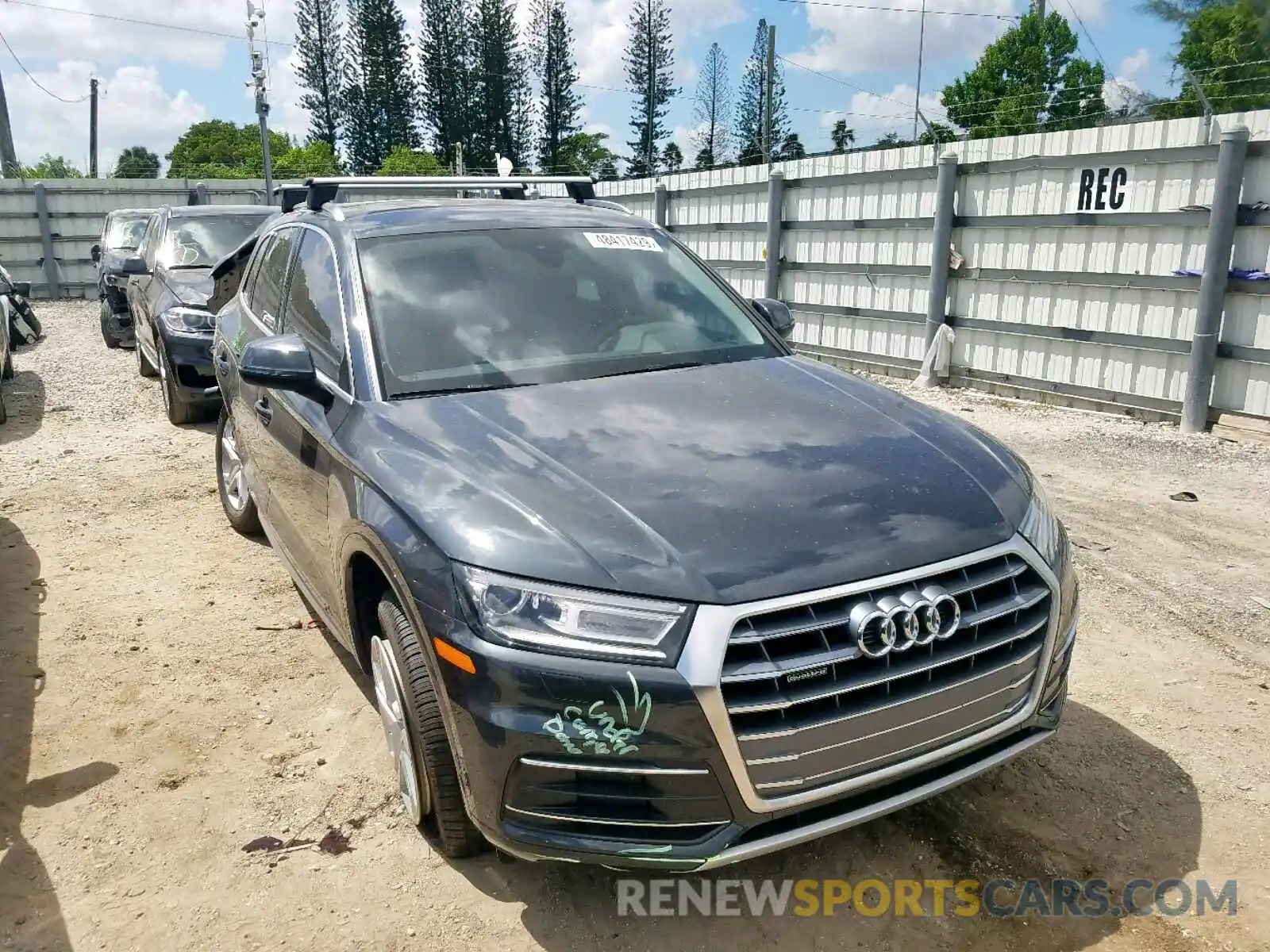 1 Фотография поврежденного автомобиля WA1ANAFY1K2057530 AUDI Q5 2019