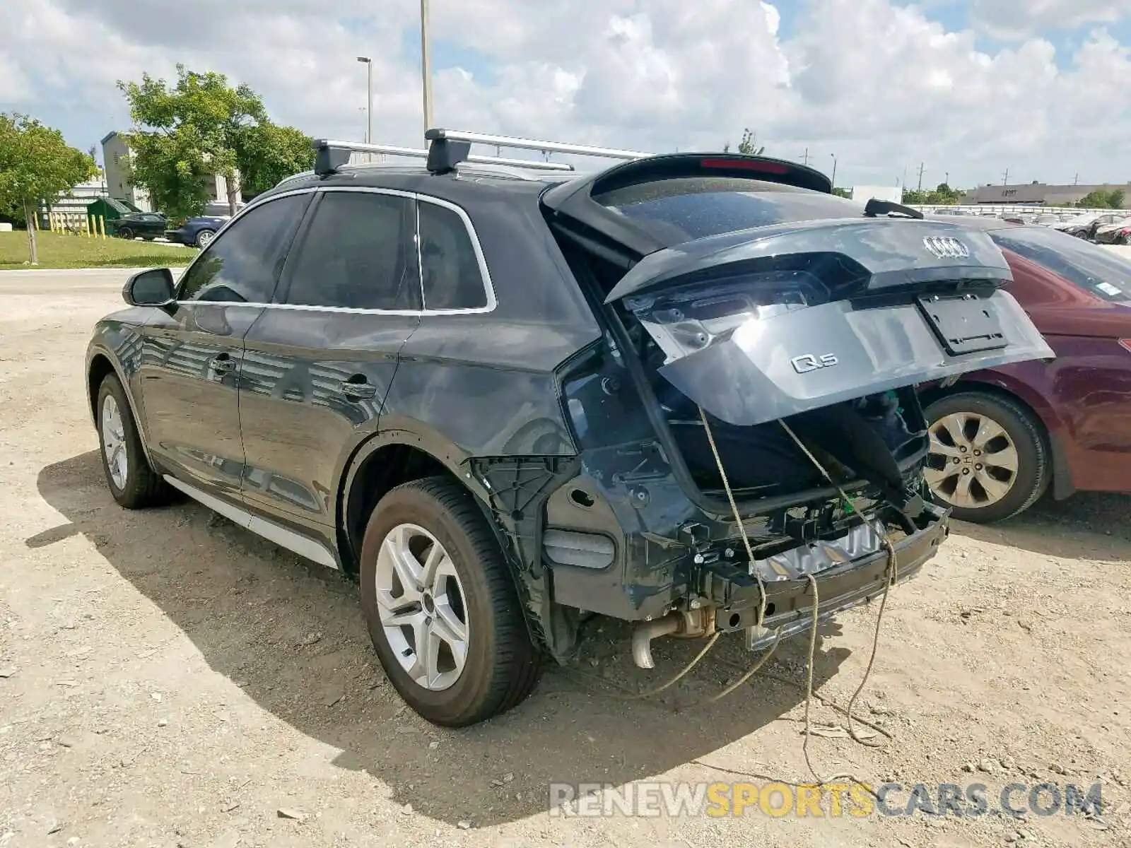 3 Фотография поврежденного автомобиля WA1ANAFY1K2057530 AUDI Q5 2019