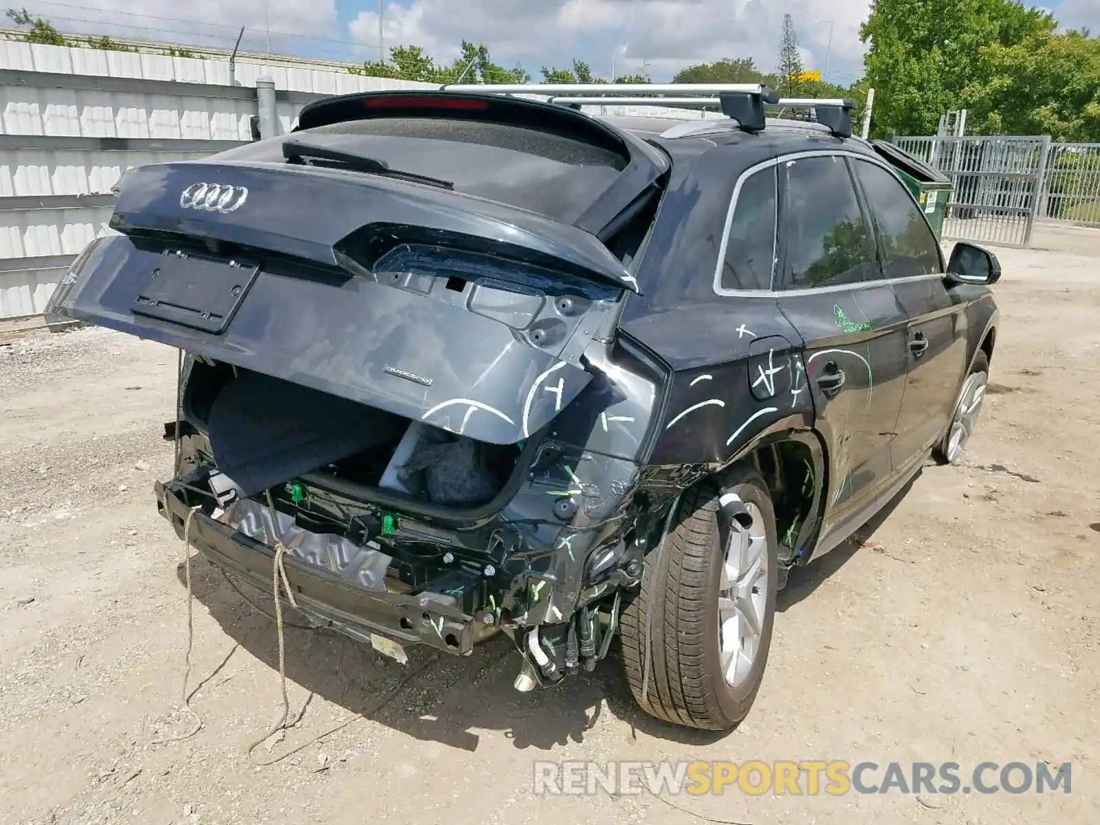 4 Фотография поврежденного автомобиля WA1ANAFY1K2057530 AUDI Q5 2019