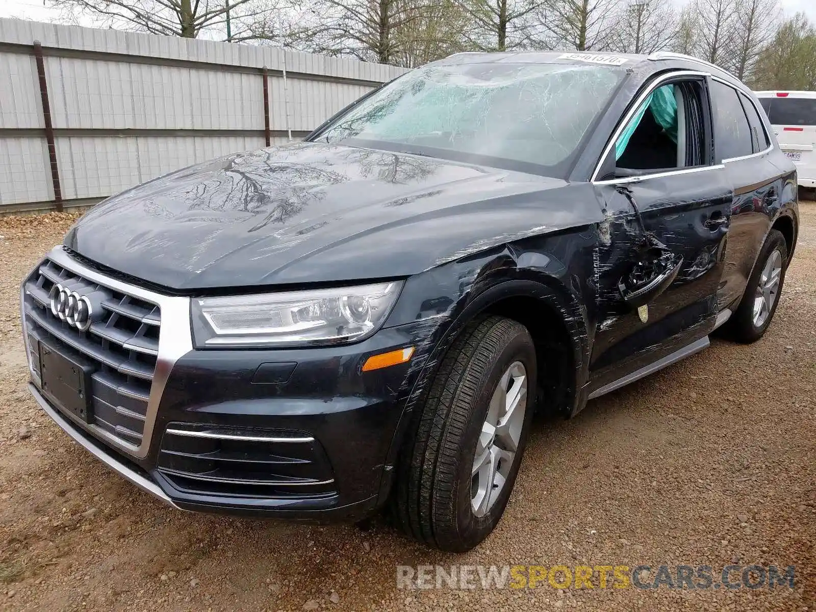 2 Фотография поврежденного автомобиля WA1ANAFY1K2057625 AUDI Q5 2019