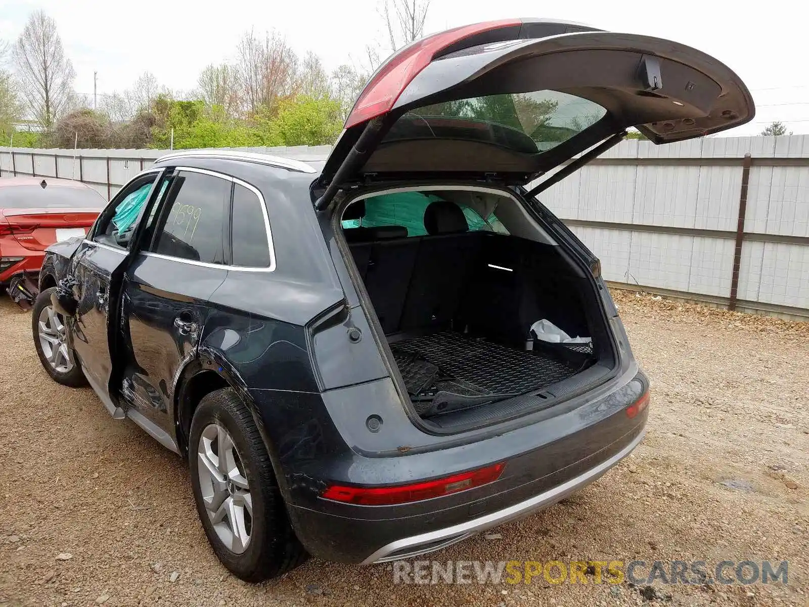 3 Photograph of a damaged car WA1ANAFY1K2057625 AUDI Q5 2019