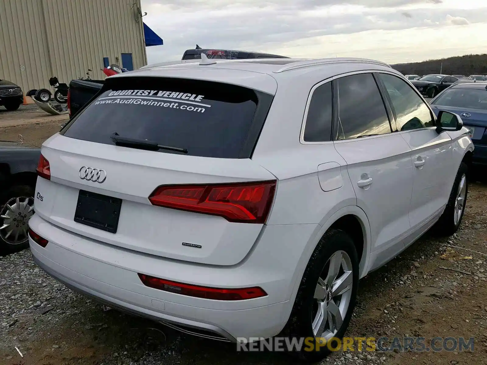 4 Фотография поврежденного автомобиля WA1ANAFY1K2084601 AUDI Q5 2019