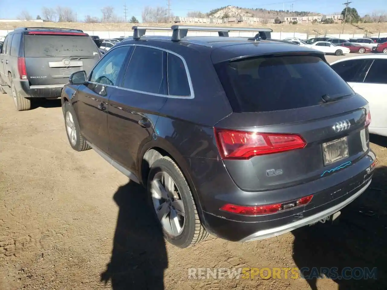 3 Фотография поврежденного автомобиля WA1ANAFY1K2116222 AUDI Q5 2019