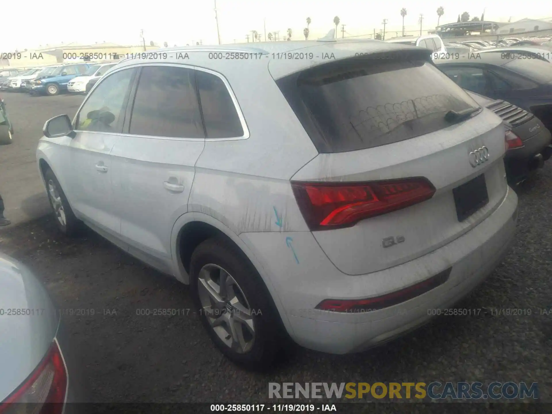 3 Фотография поврежденного автомобиля WA1ANAFY1K2131450 AUDI Q5 2019