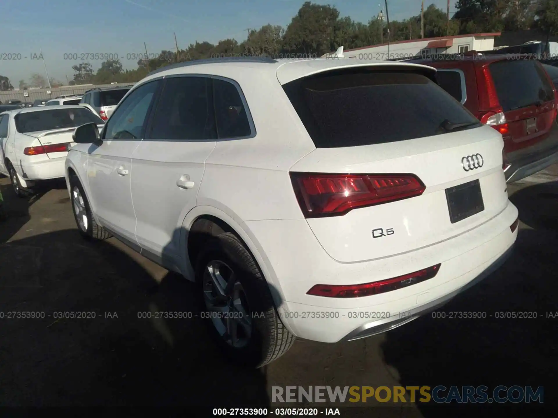 3 Фотография поврежденного автомобиля WA1ANAFY2K2067418 AUDI Q5 2019