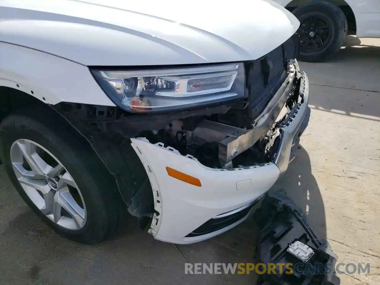 9 Photograph of a damaged car WA1ANAFY2K2069671 AUDI Q5 2019