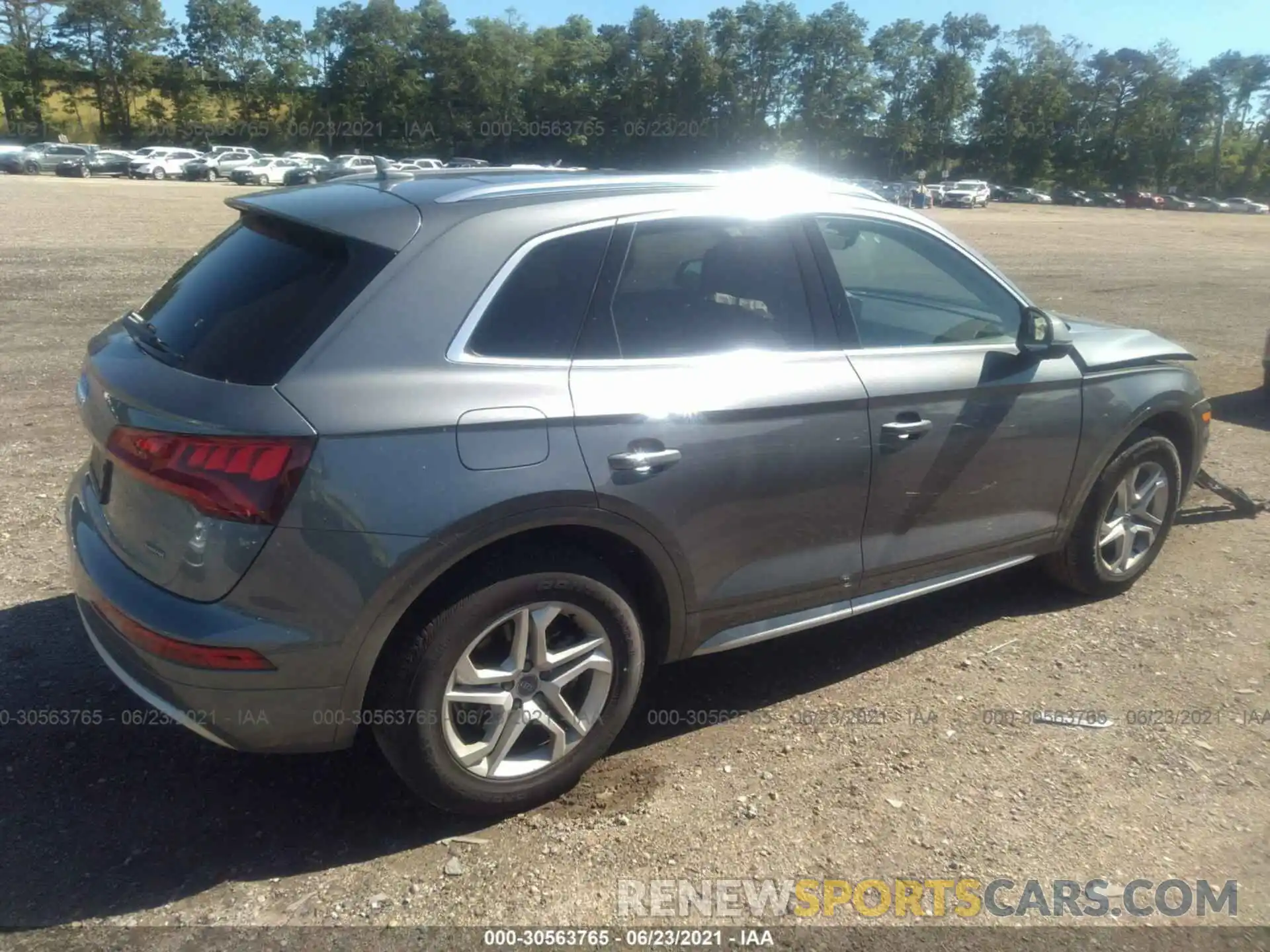 4 Фотография поврежденного автомобиля WA1ANAFY2K2072506 AUDI Q5 2019