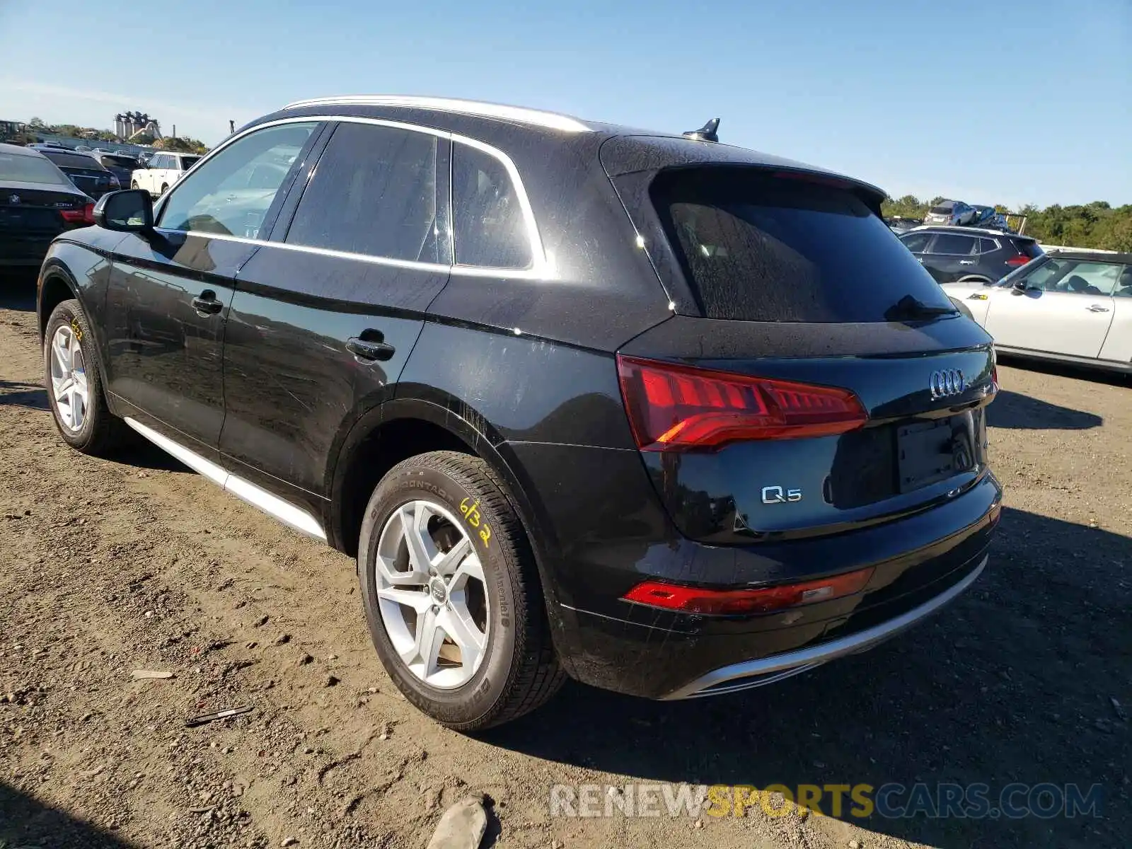 3 Фотография поврежденного автомобиля WA1ANAFY2K2098345 AUDI Q5 2019