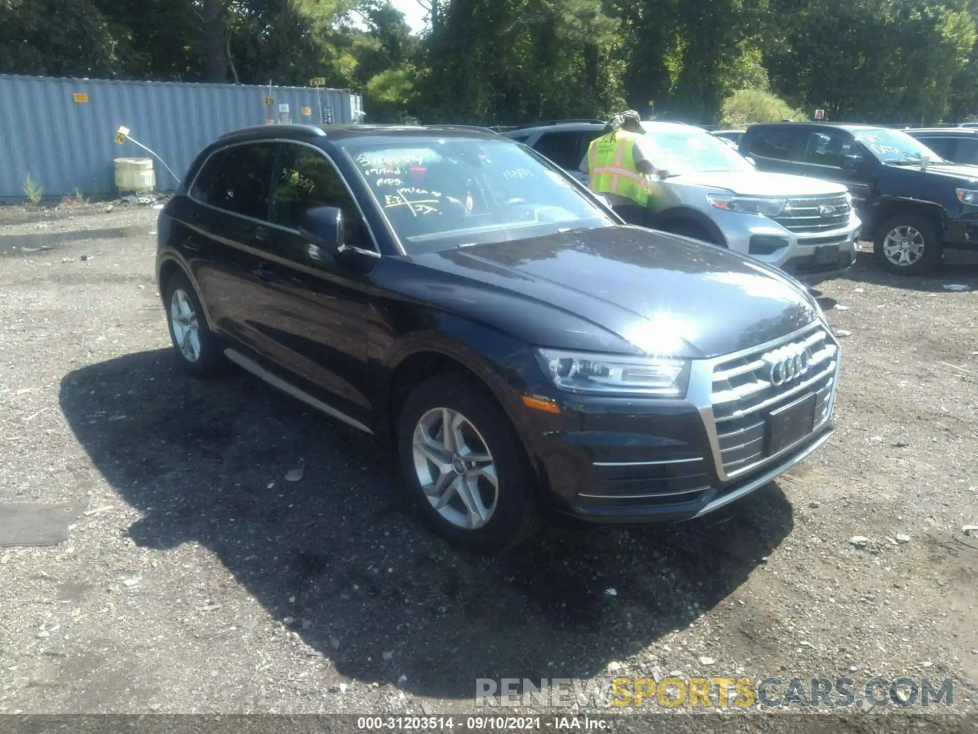 1 Фотография поврежденного автомобиля WA1ANAFY2K2100952 AUDI Q5 2019