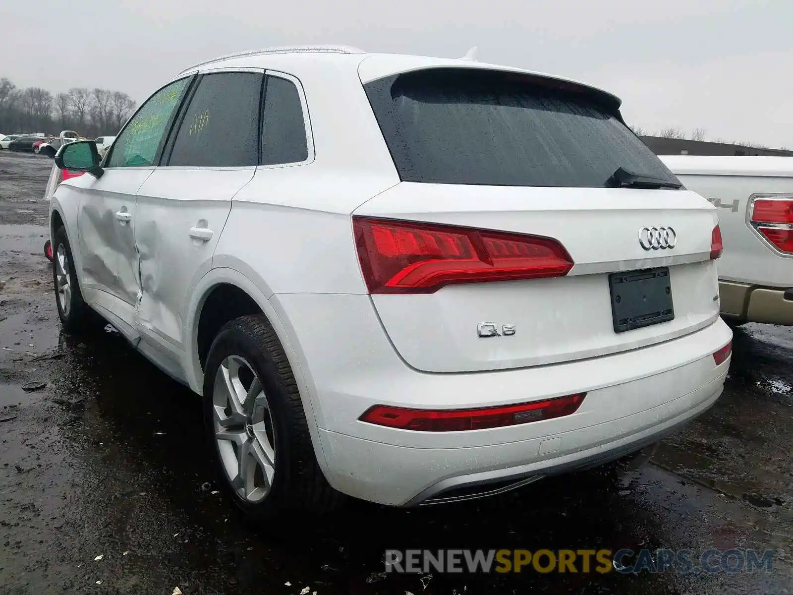 3 Photograph of a damaged car WA1ANAFY2K2105018 AUDI Q5 2019