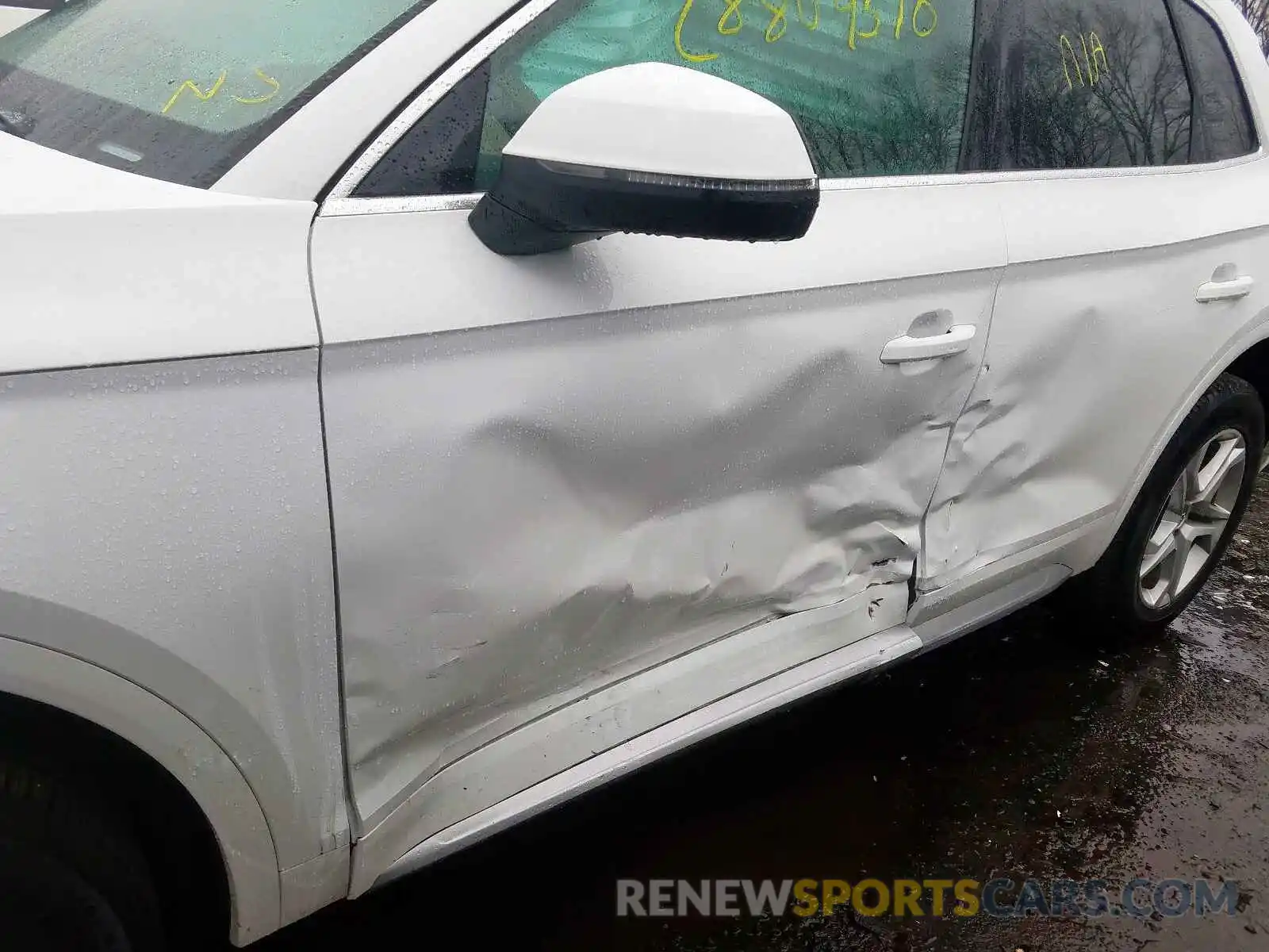 9 Photograph of a damaged car WA1ANAFY2K2105018 AUDI Q5 2019