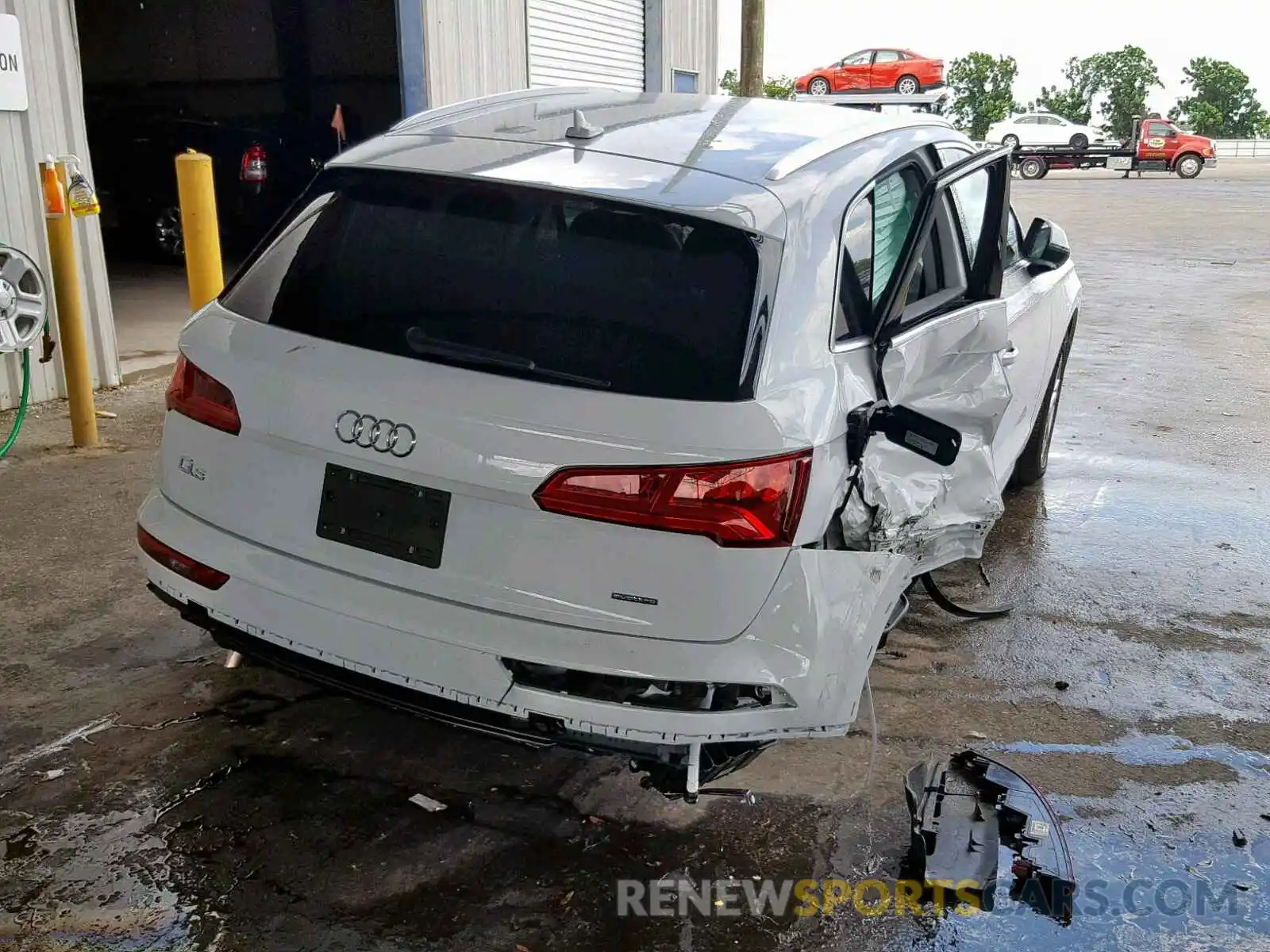 4 Фотография поврежденного автомобиля WA1ANAFY2K2126211 AUDI Q5 2019