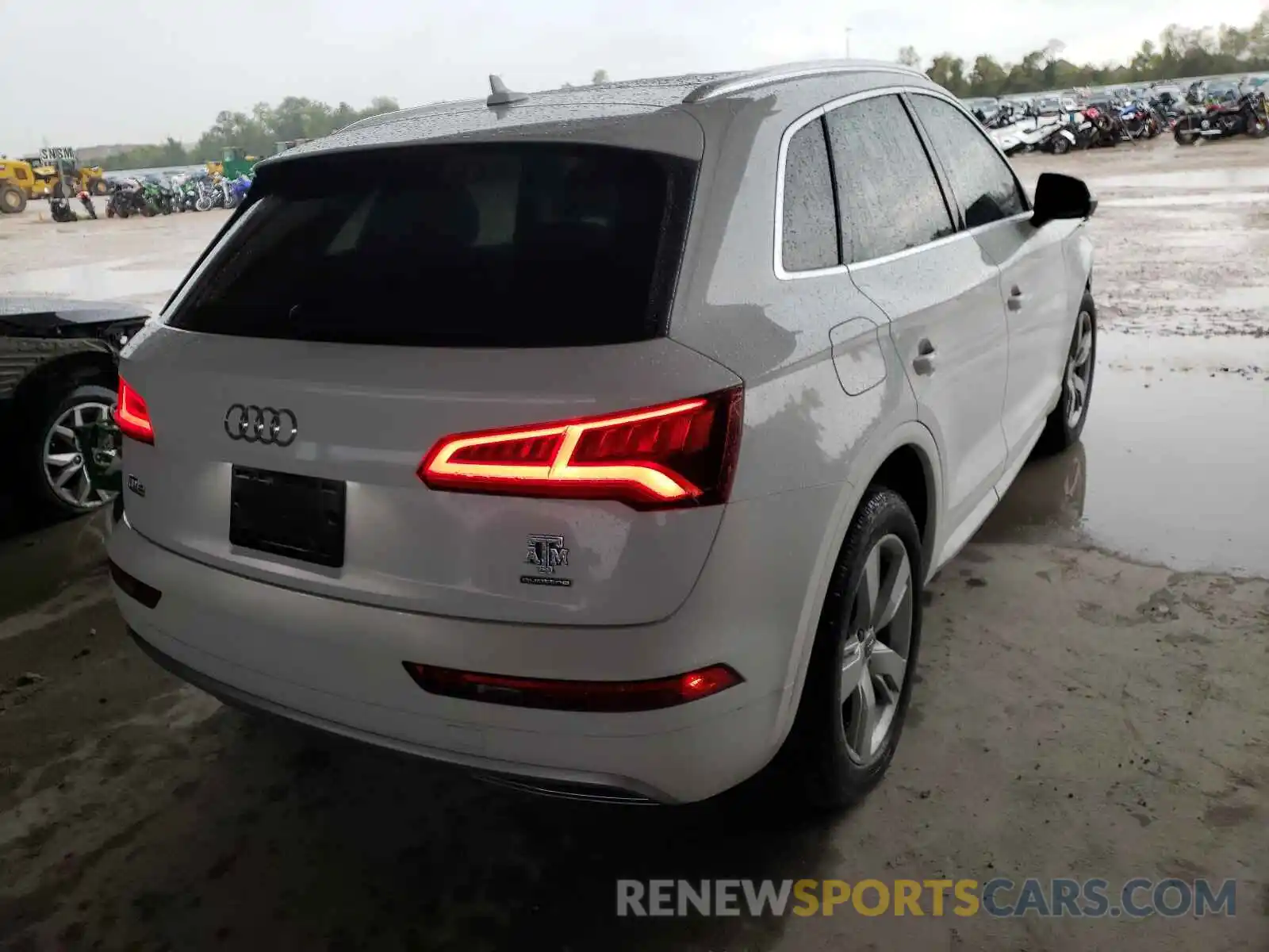 4 Фотография поврежденного автомобиля WA1ANAFY2K2129982 AUDI Q5 2019