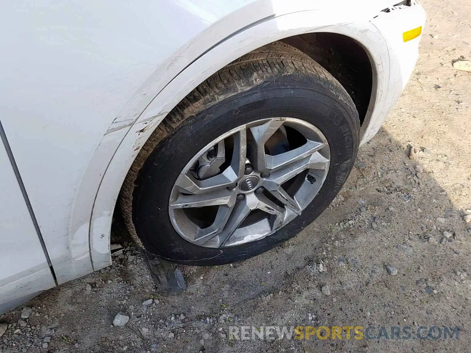 9 Фотография поврежденного автомобиля WA1ANAFY2K2132090 AUDI Q5 2019