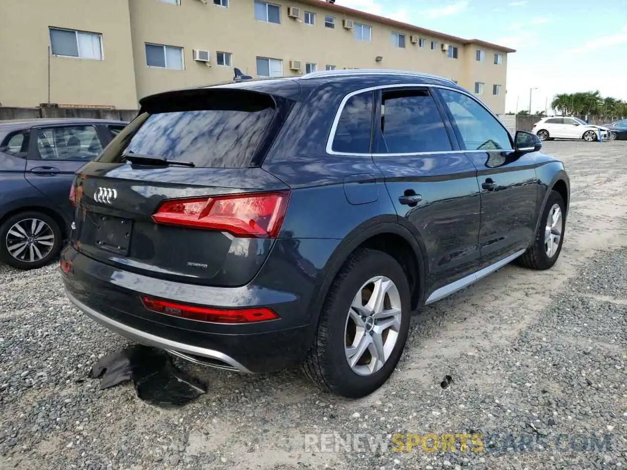 4 Фотография поврежденного автомобиля WA1ANAFY2K2144532 AUDI Q5 2019