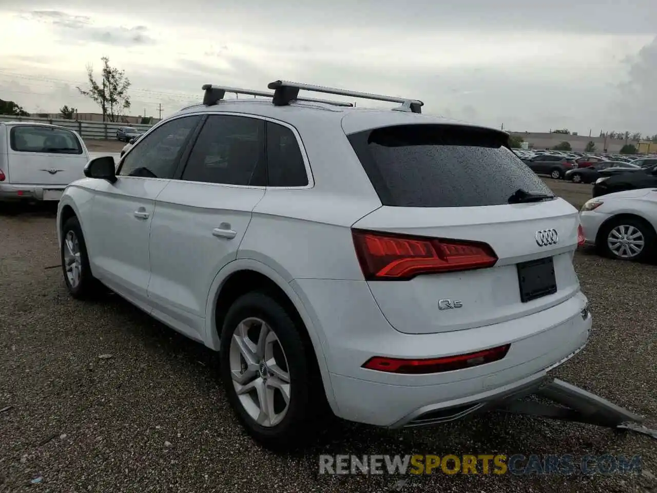 3 Фотография поврежденного автомобиля WA1ANAFY3K2042527 AUDI Q5 2019