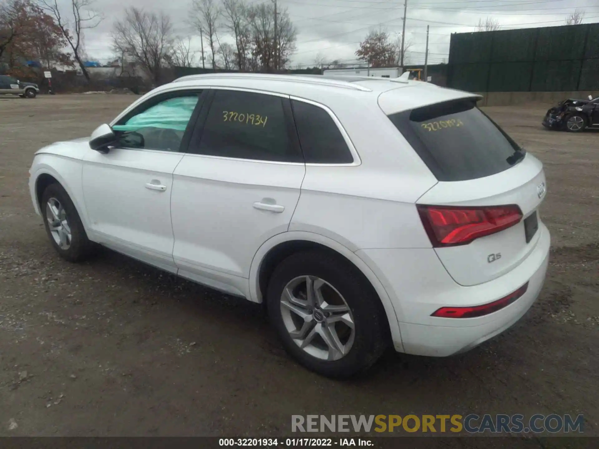 3 Фотография поврежденного автомобиля WA1ANAFY3K2053740 AUDI Q5 2019