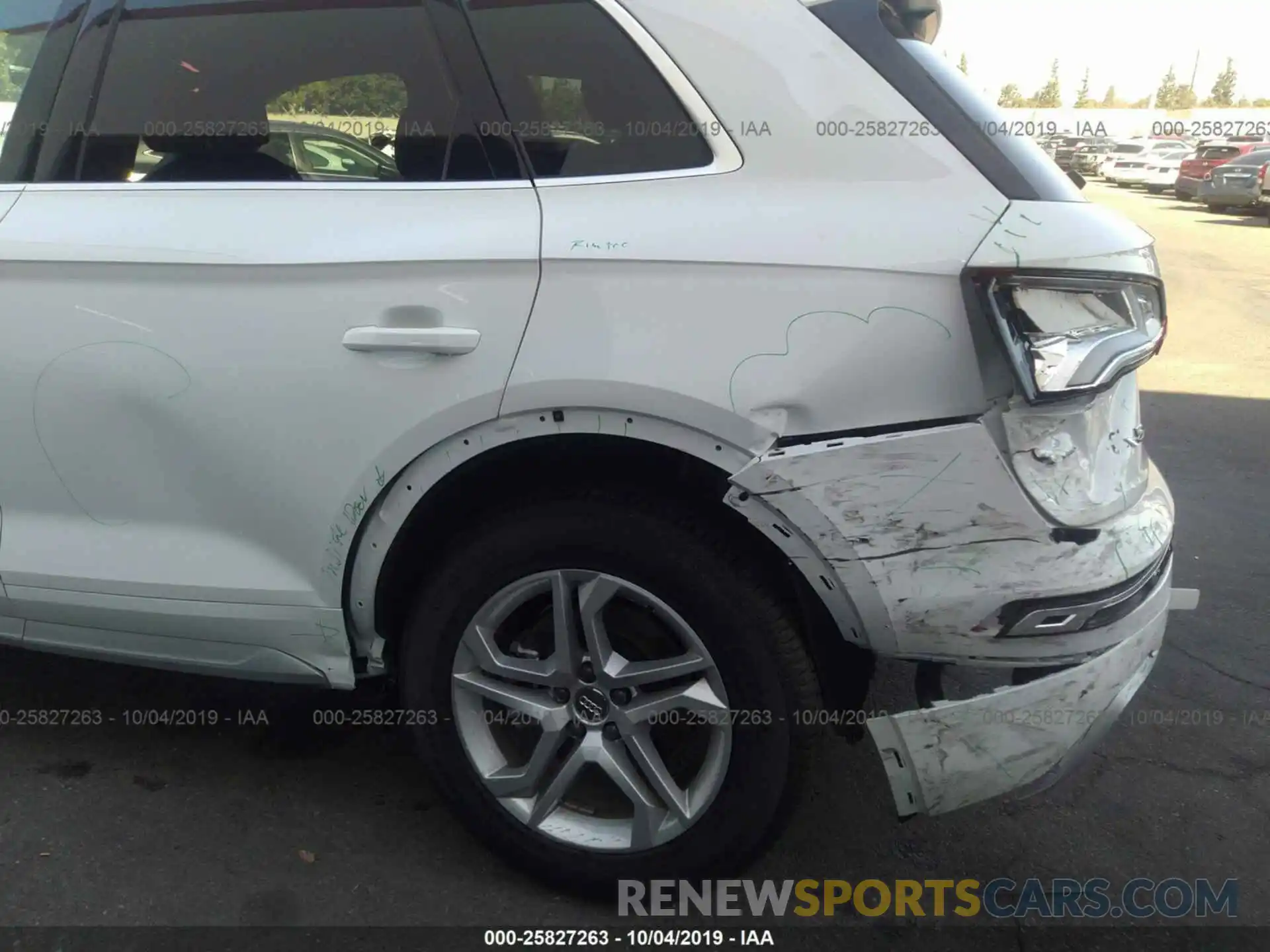 6 Photograph of a damaged car WA1ANAFY3K2067105 AUDI Q5 2019