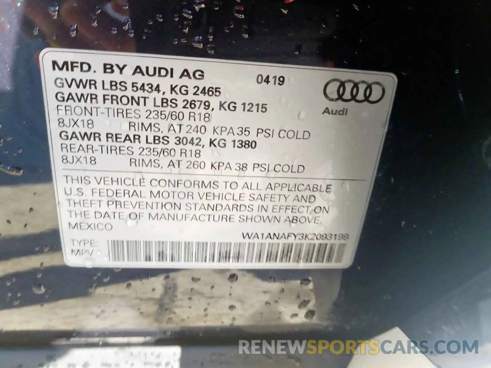 10 Photograph of a damaged car WA1ANAFY3K2093199 AUDI Q5 2019