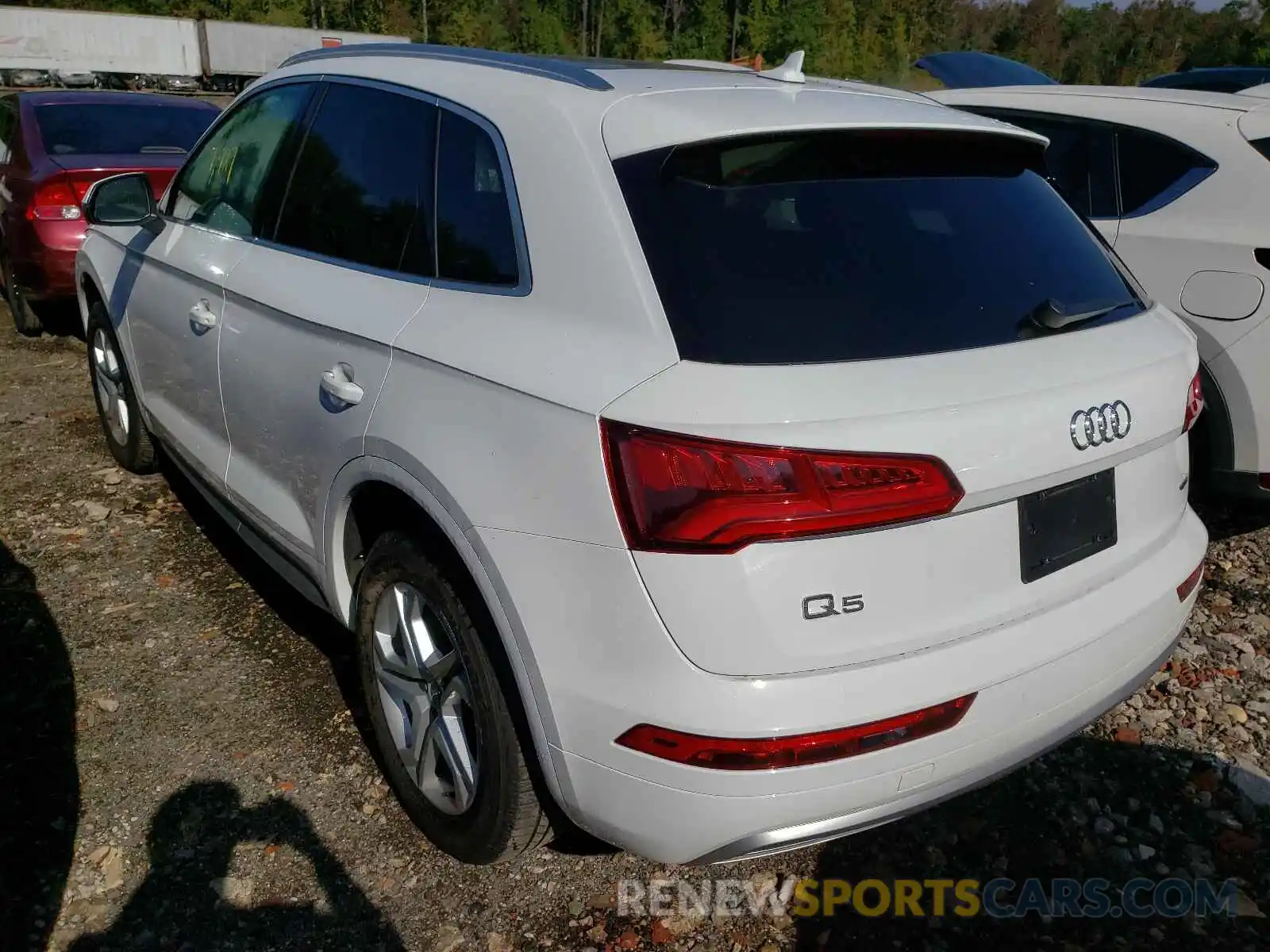 3 Фотография поврежденного автомобиля WA1ANAFY3K2097138 AUDI Q5 2019