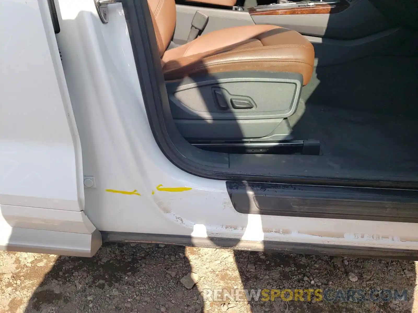 9 Photograph of a damaged car WA1ANAFY3K2097138 AUDI Q5 2019