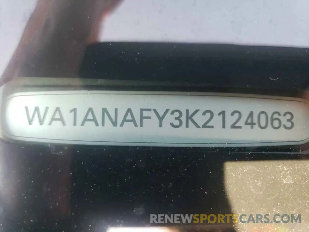 10 Photograph of a damaged car WA1ANAFY3K2124063 AUDI Q5 2019