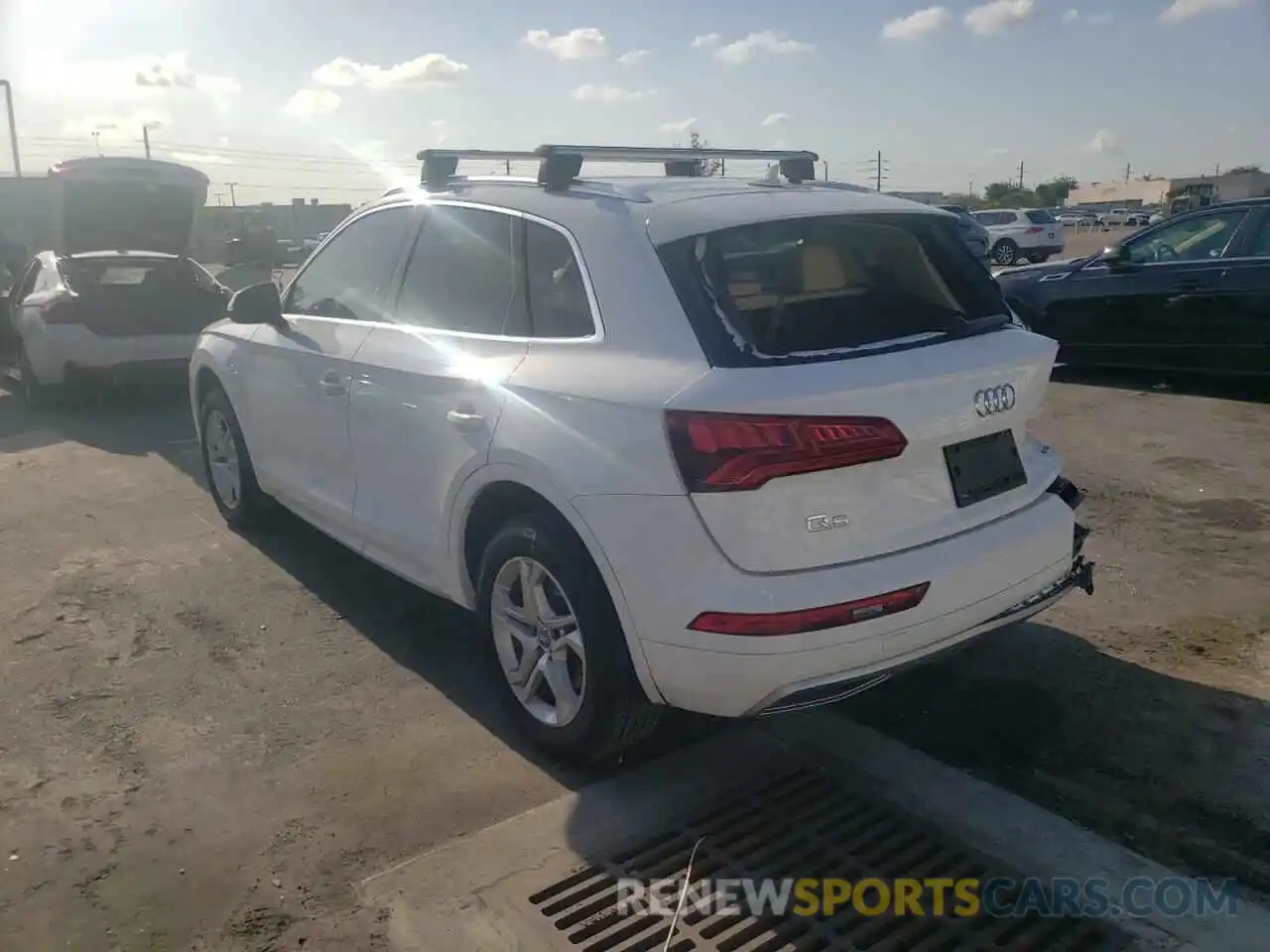 3 Фотография поврежденного автомобиля WA1ANAFY3K2124063 AUDI Q5 2019