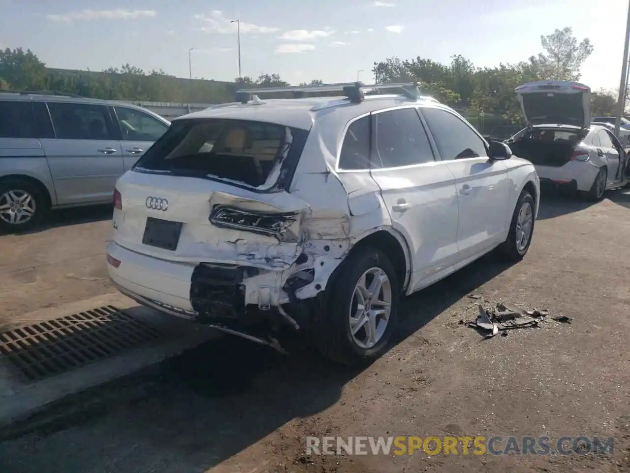 4 Photograph of a damaged car WA1ANAFY3K2124063 AUDI Q5 2019