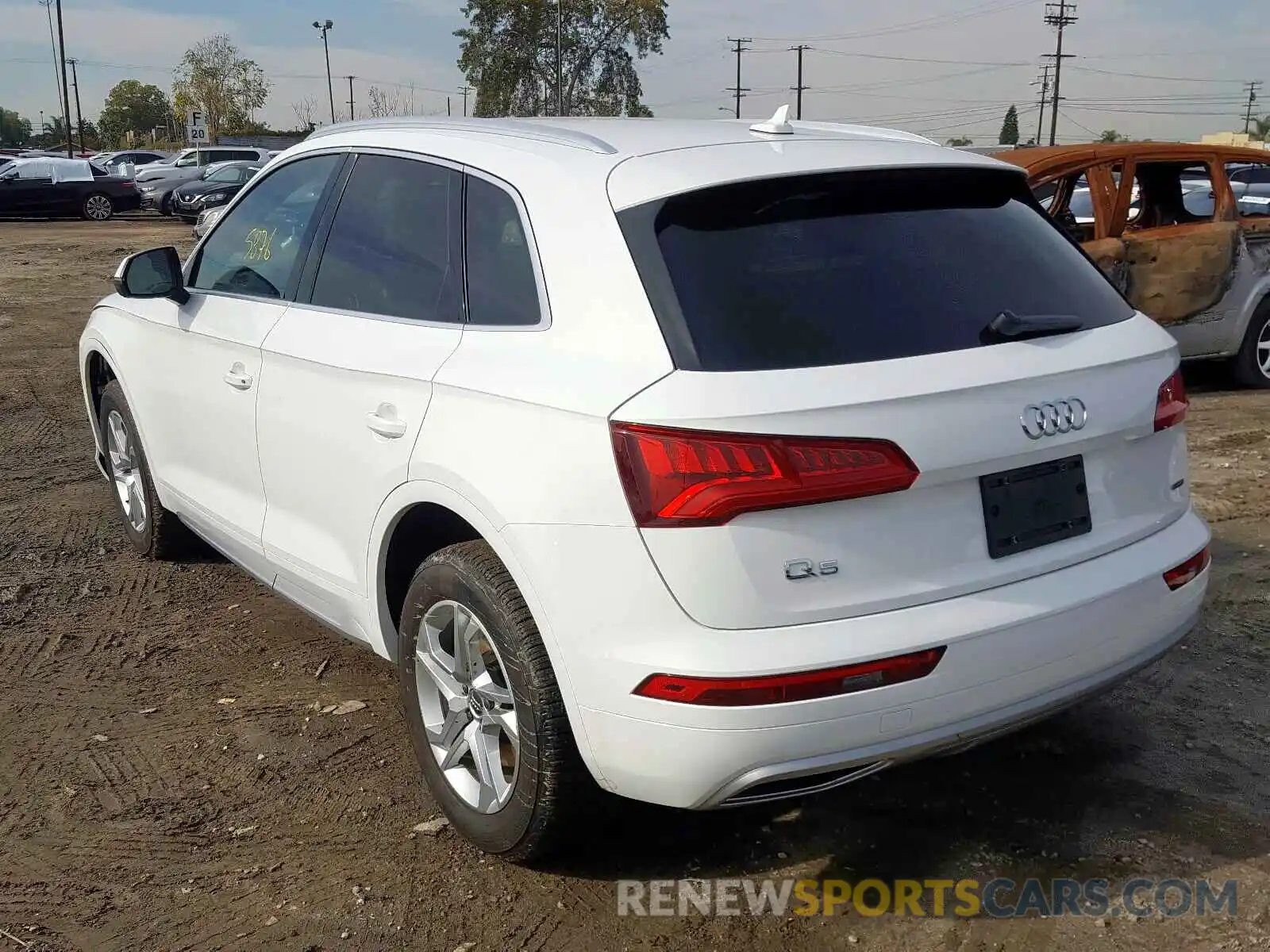 3 Фотография поврежденного автомобиля WA1ANAFY3K2132616 AUDI Q5 2019