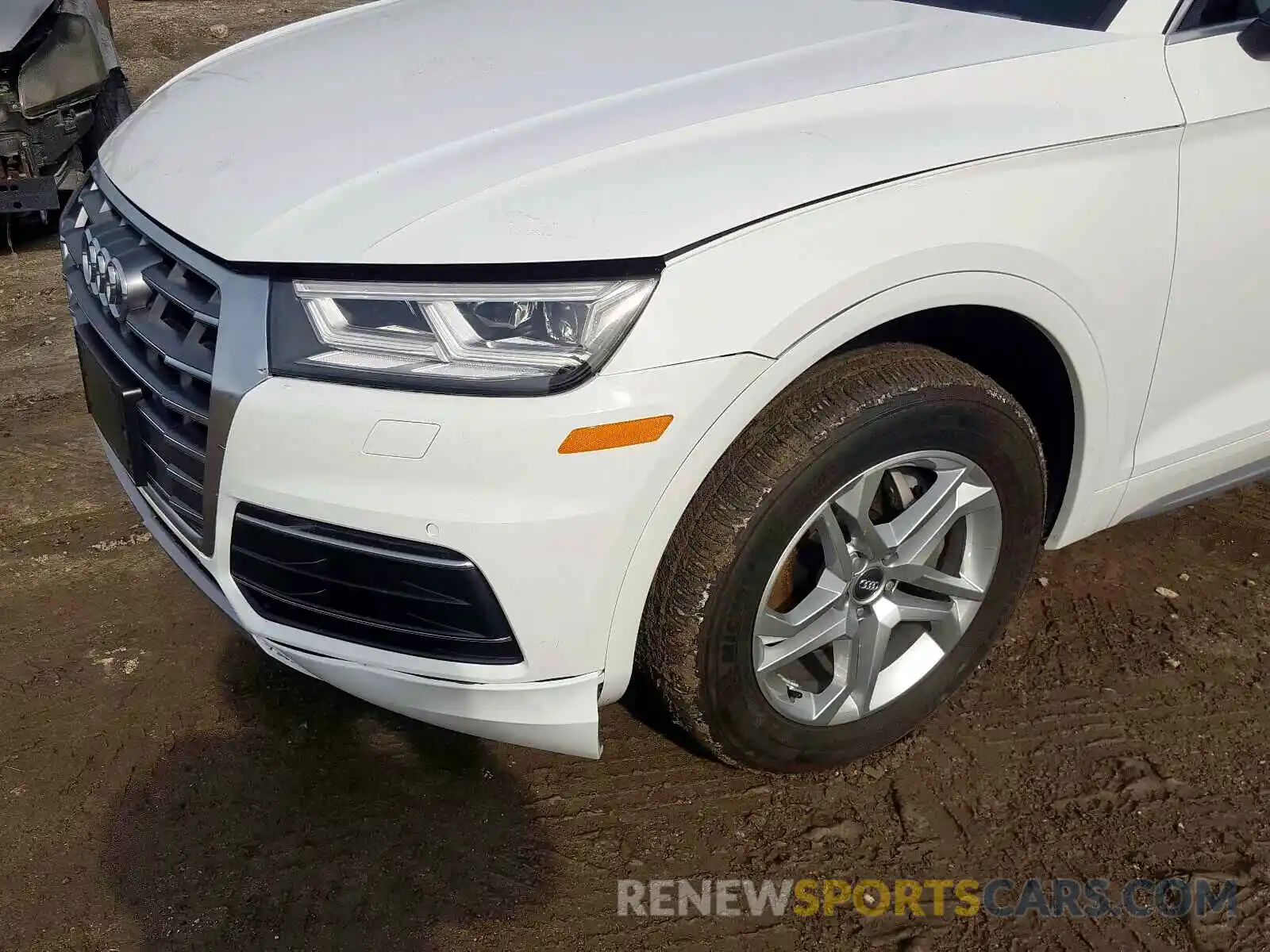 9 Photograph of a damaged car WA1ANAFY3K2132616 AUDI Q5 2019