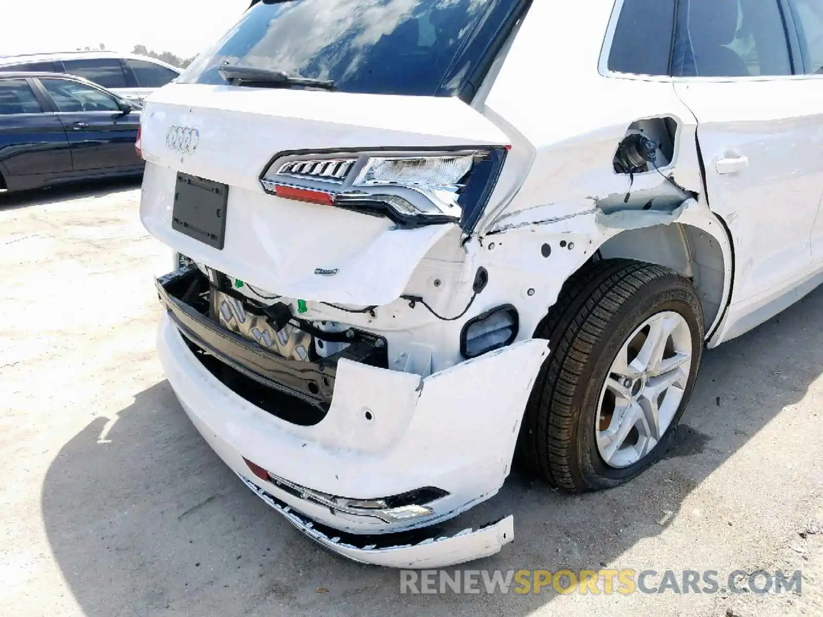 9 Photograph of a damaged car WA1ANAFY4K2036008 AUDI Q5 2019