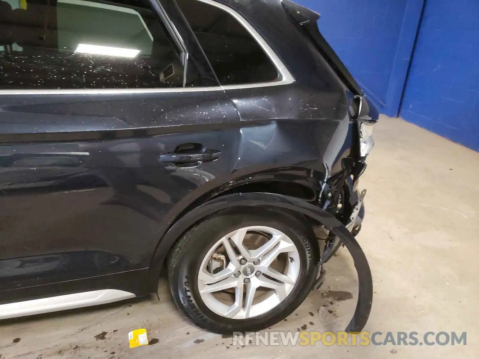 9 Photograph of a damaged car WA1ANAFY4K2042097 AUDI Q5 2019