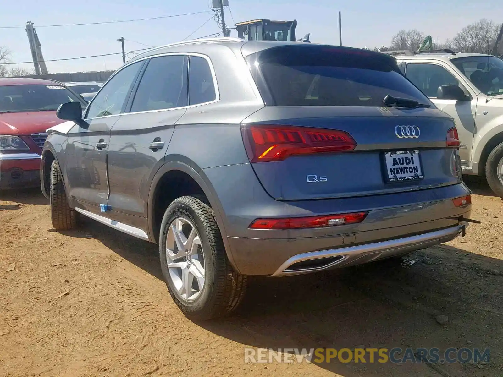 3 Фотография поврежденного автомобиля WA1ANAFY4K2042438 AUDI Q5 2019