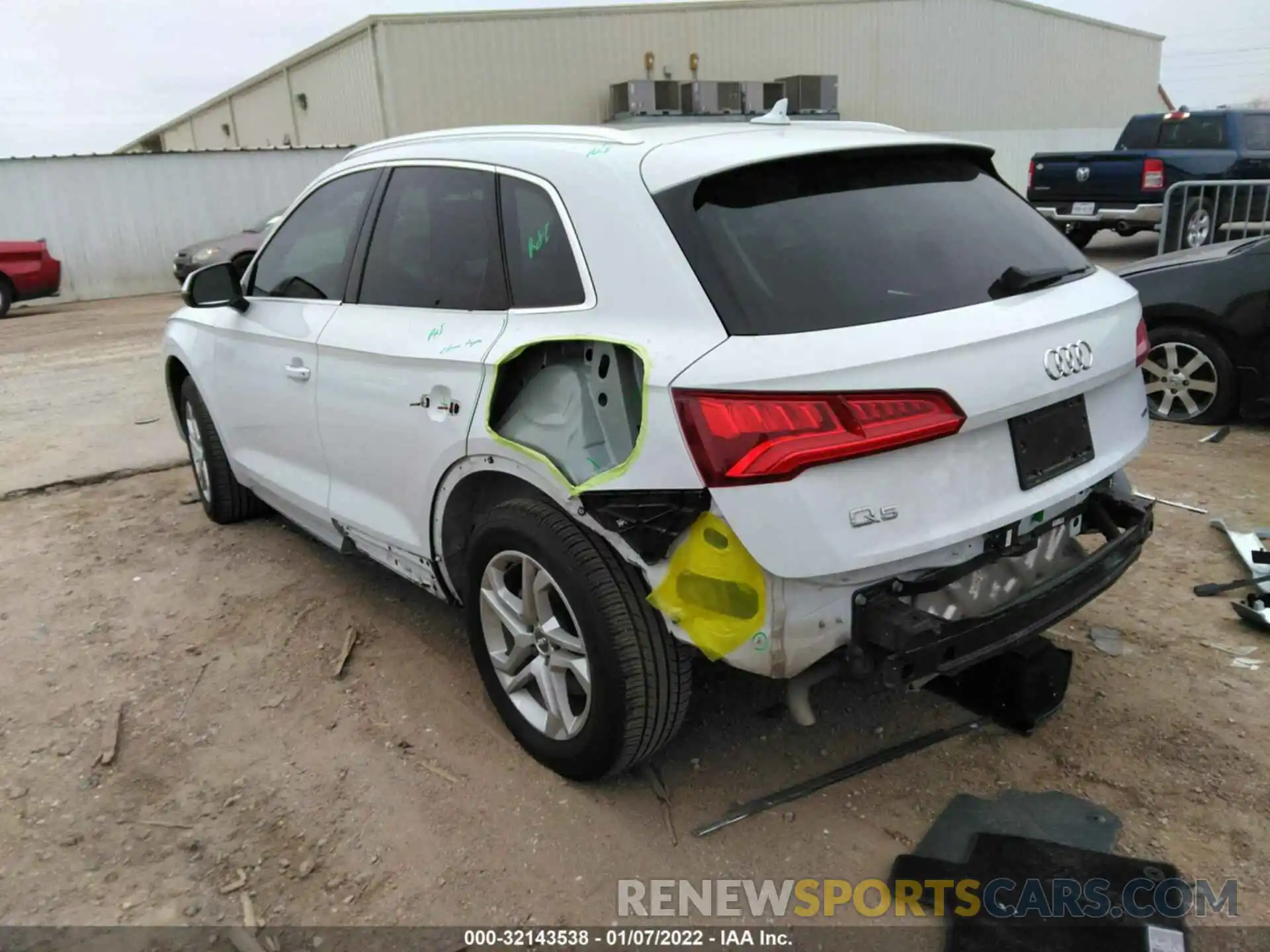 3 Фотография поврежденного автомобиля WA1ANAFY4K2059241 AUDI Q5 2019